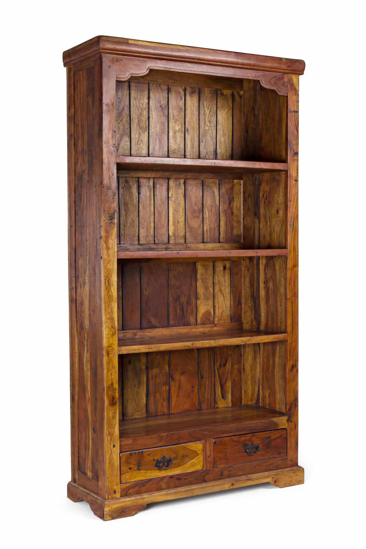 Das Bücherregal Chateaux überzeugt mit seinem klassischen Design. Gefertigt wurde es aus Akazienholz, welches einen natürlichen Farbton besitzt. Das Gestell ist auch aus Akazienholz. Das Bücherregal verfügt über vier Fächer und zwei Schubladen. Die Breite