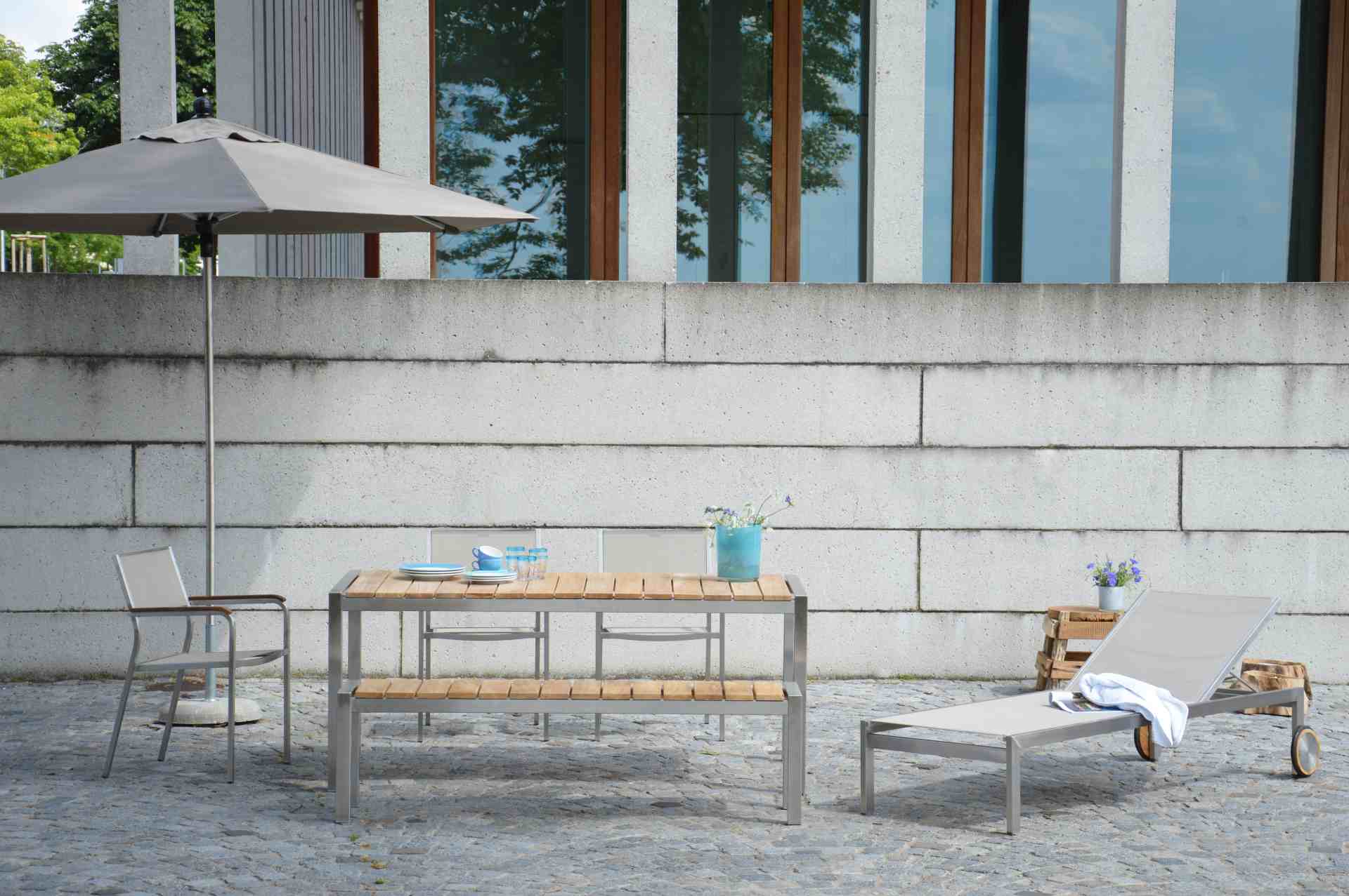 Gartentisch Luxury aus Edelstahl und Teakholz, 90x90 cm