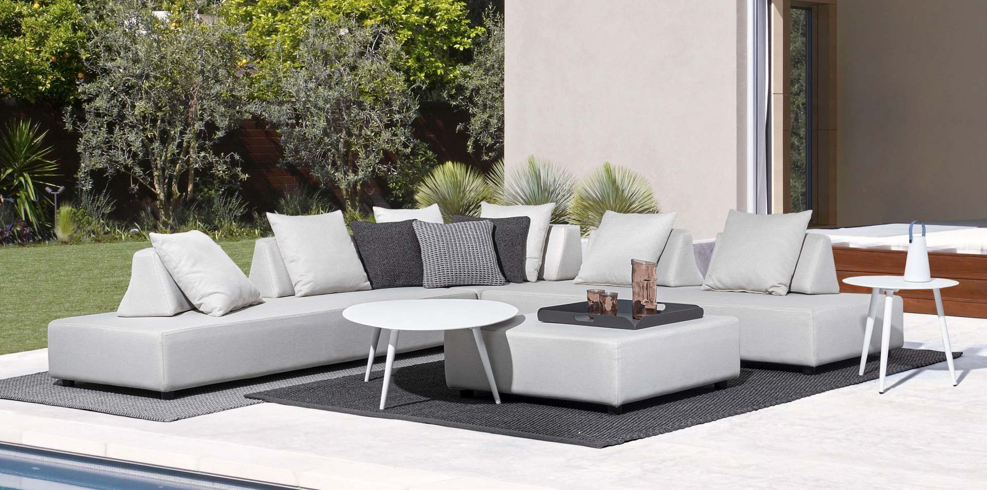 Gartenlounge Sofa Piper mit Kissen und verstellbarer Rückenlehne