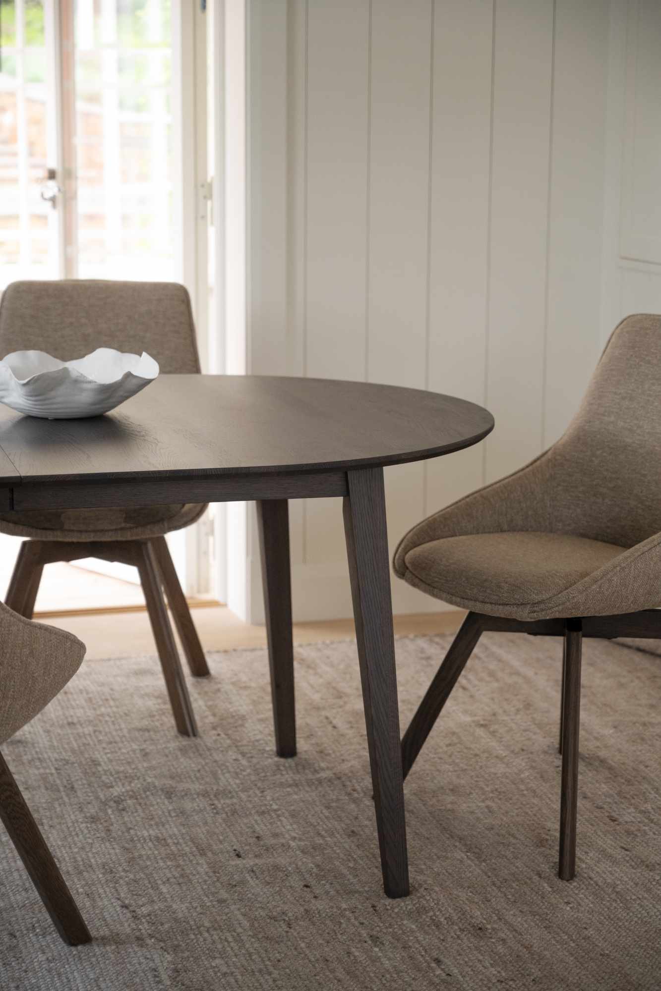 Hochwertiger Esstisch Filippa Oval mit Auszug, 170/210cm, Eiche Braun für jede Einrichtung.