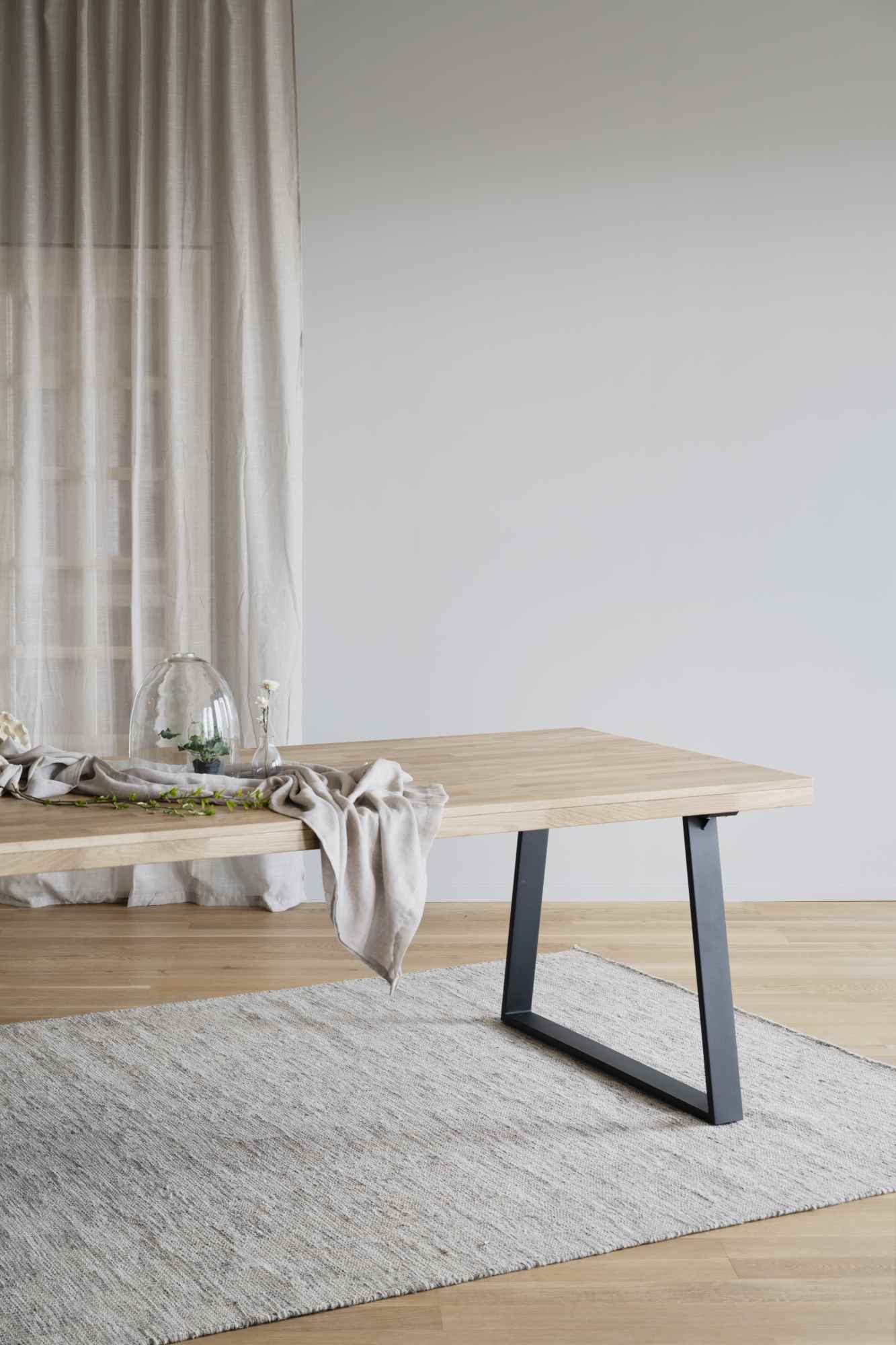 Jetzt entdecken: Esstisch Brooklyn, Trapez-Gestell, 220cm, Natur mit hochwertiger Verarbeitung.