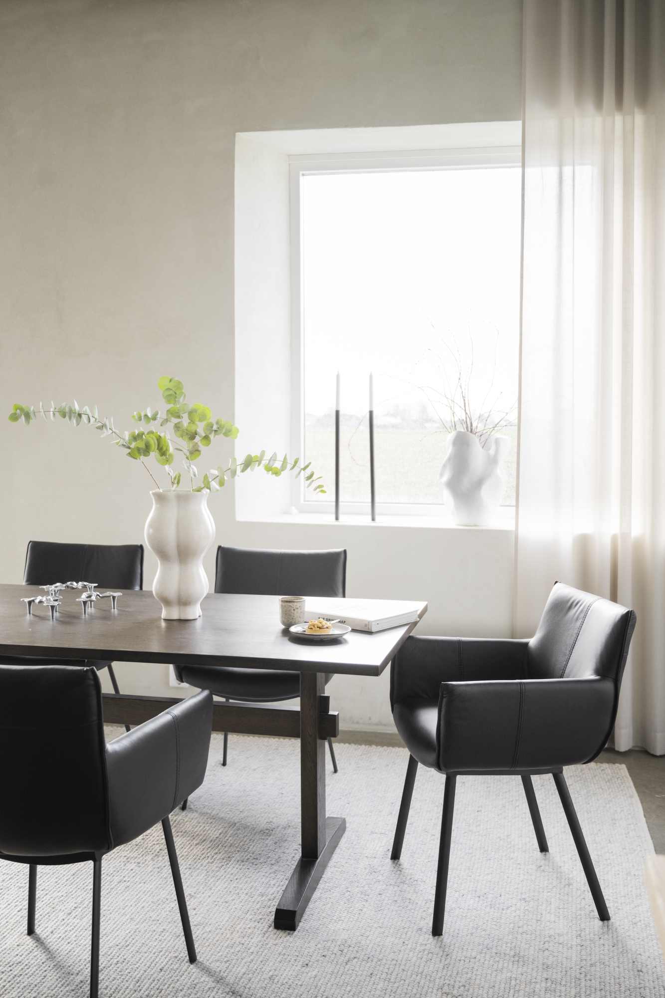 Machen Sie Ihr Zuhause komplett mit Stuhl Hinckley 2er Set mit Armlehnen, Schwarz.