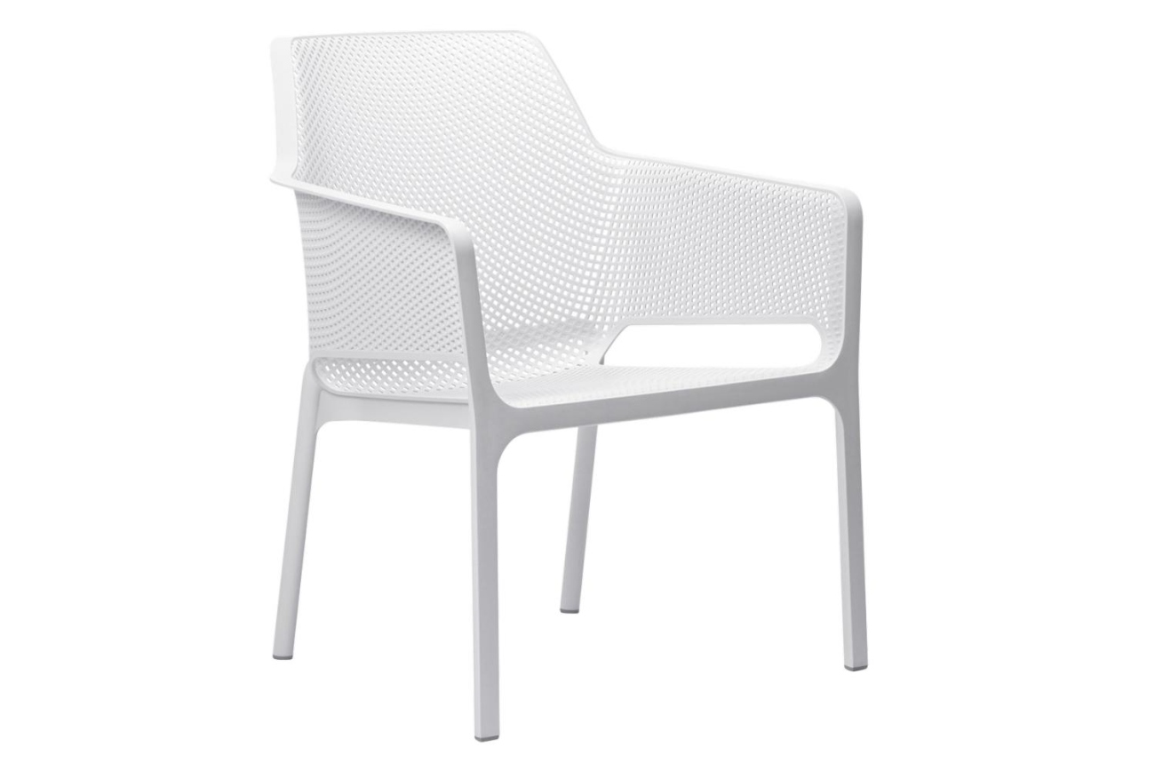 Der Gartenstuhl Net überzeugt mit seinem modernen Design. Gefertigt wurde er aus Kunststoff, welcher einen weißen Farbton besitzt. Das Gestell ist auch aus Kunststoff und hat eine weiße Farbe. Die Sitzhöhe des Stuhls beträgt 42 cm.