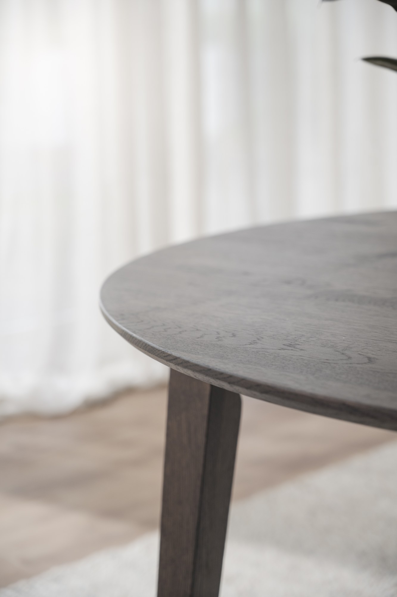 Jetzt entdecken: Esstisch Filippa Rund mit Auszug, 120/165cm, Eiche Braun mit hochwertiger Verarbeitung.