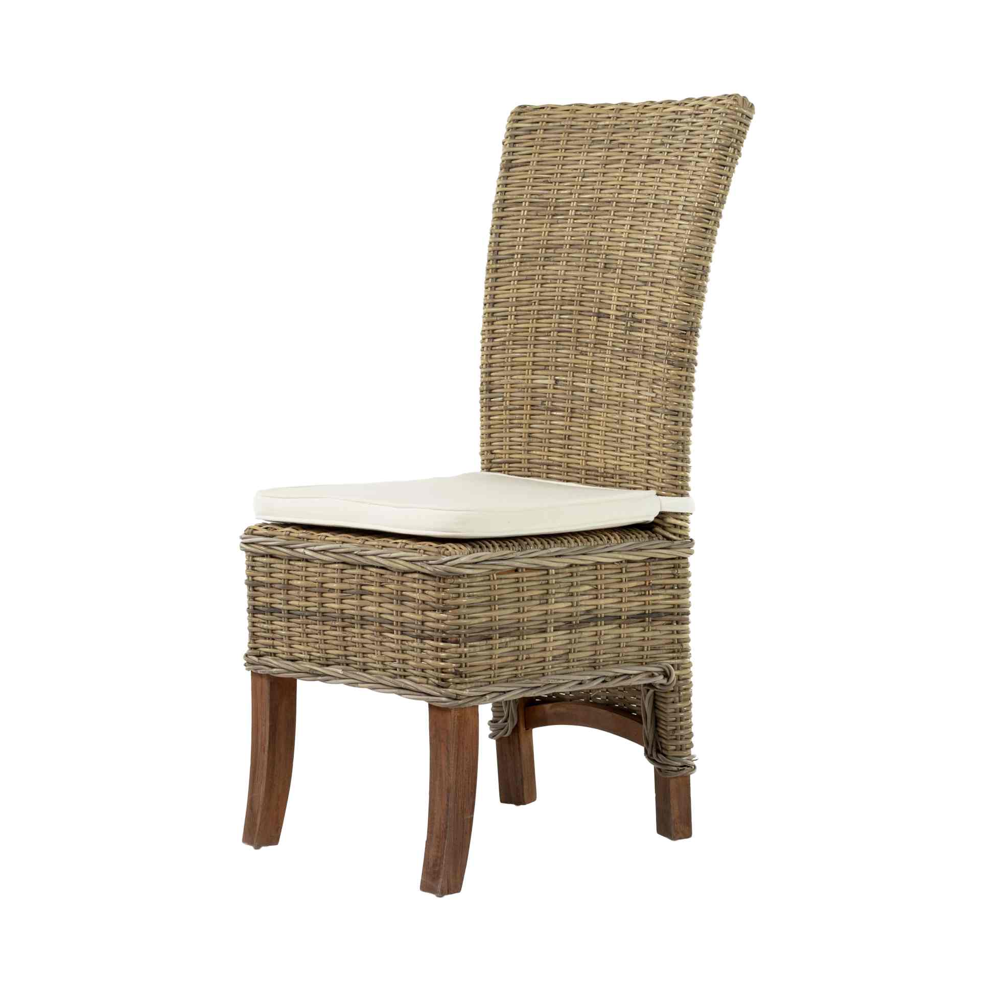Der Esszimmerstuhl Salsa überzeugt mit seinem Landhaus Stil. Gefertigt wurde er aus Rattan, welches einen natürlichen Farbton besitzt. Der Stuhl verfügt über eine Armlehne und ist im 2er-Set erhältlich. Die Sitzhöhe beträgt beträgt 46 cm.