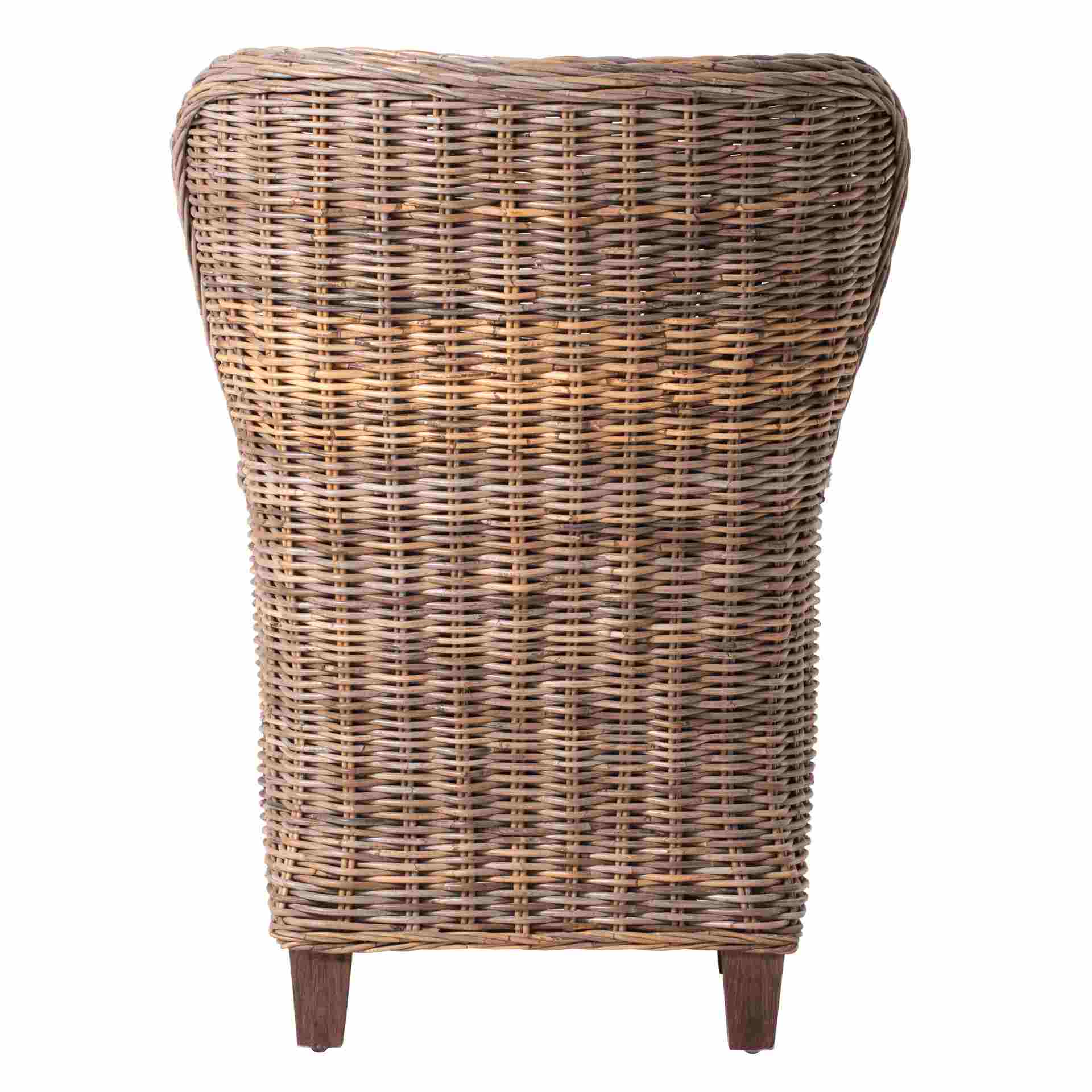 Der Armlehnstuhl King überzeugt mit seinem Landhaus Stil. Gefertigt wurde er aus Kabu Rattan, welches einen natürlichen Farbton besitzt. Der Stuhl verfügt über eine Armlehne. Die Sitzhöhe beträgt beträgt 35 cm.