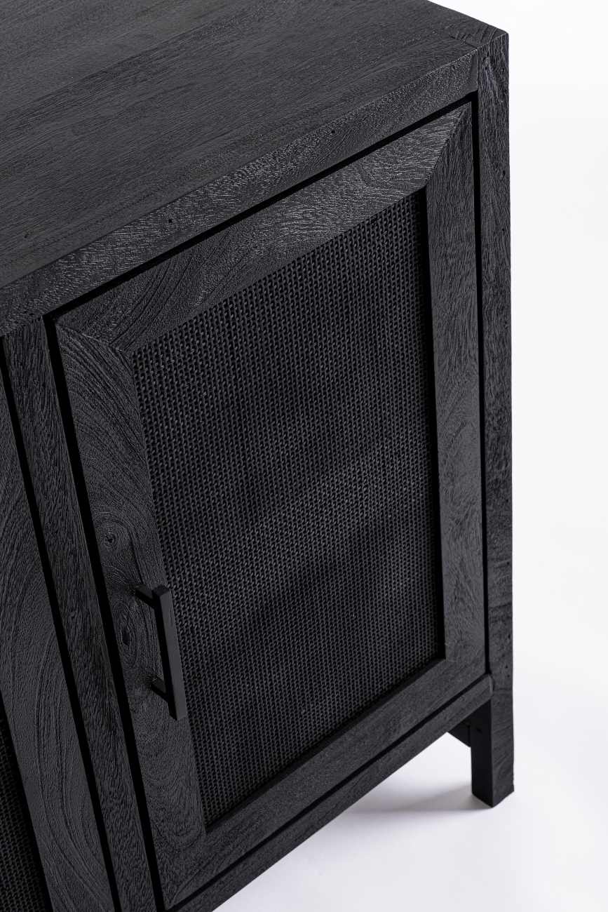 Das Sideboard Weston überzeugt mit seinem modernen Stil. Gefertigt wurde es aus Mangoholz, welches einen schwarzen Farbton besitzt. Das Gestell ist auch aus Mangoholz und hat eine schwarze Farbe. Das Sideboard verfügt über drei Türen.