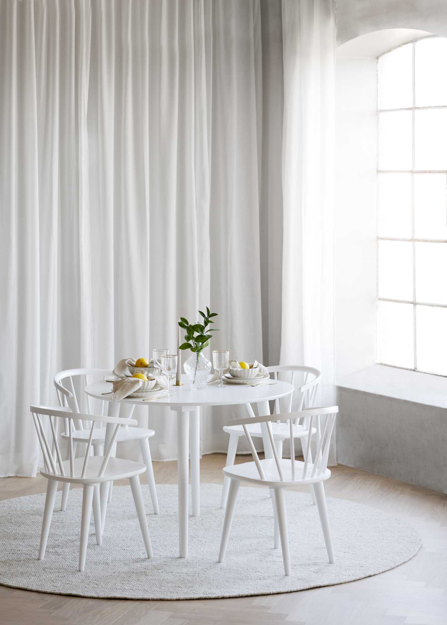 Jetzt entdecken: Stuhl Carmen 2er Set, Weiß mit hochwertiger Verarbeitung.