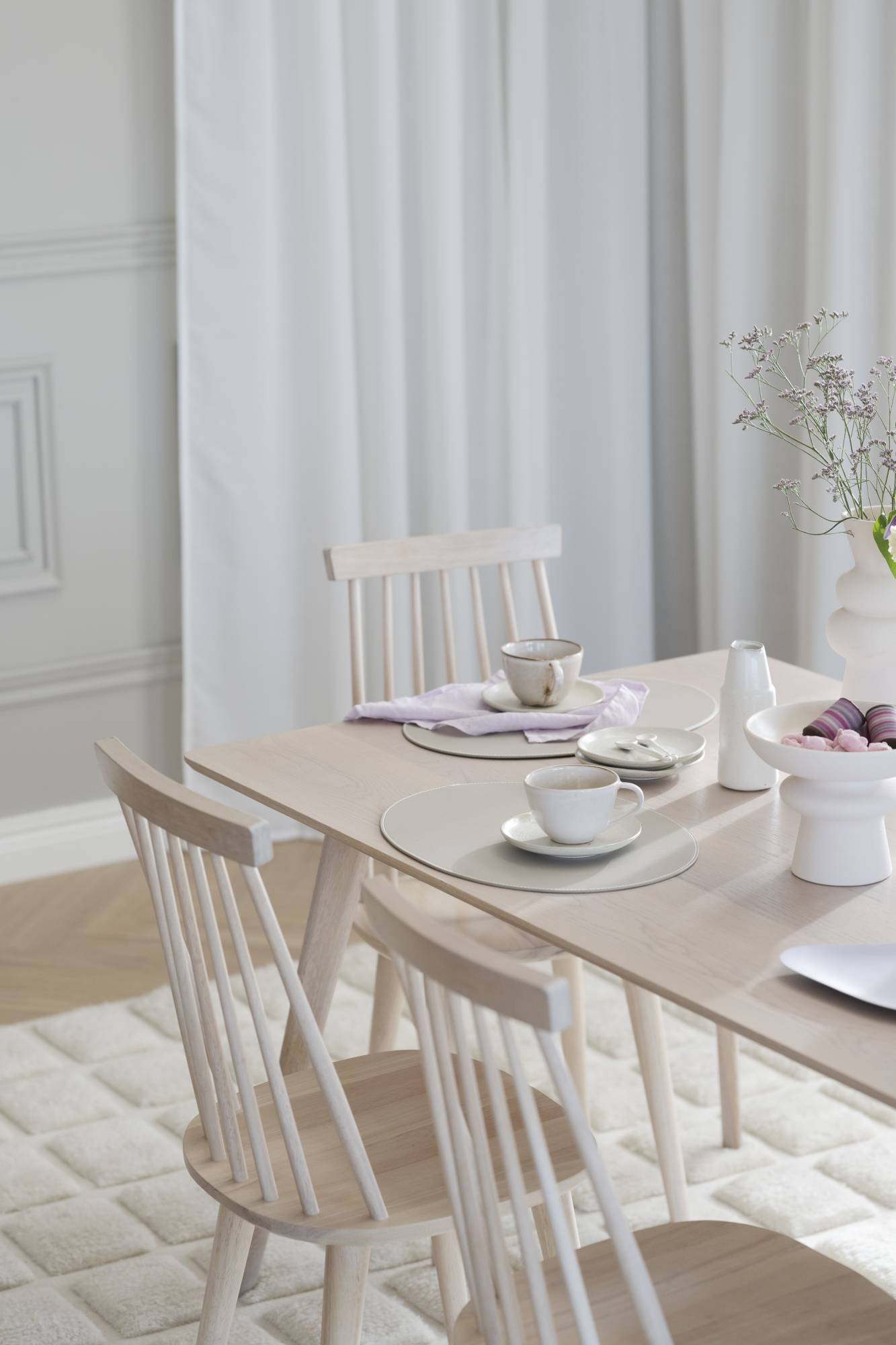 Esstisch Yumi Rechteckig 190x90cm, MDF Eiche weiß pigmentiert – modernes Design trifft Komfort.