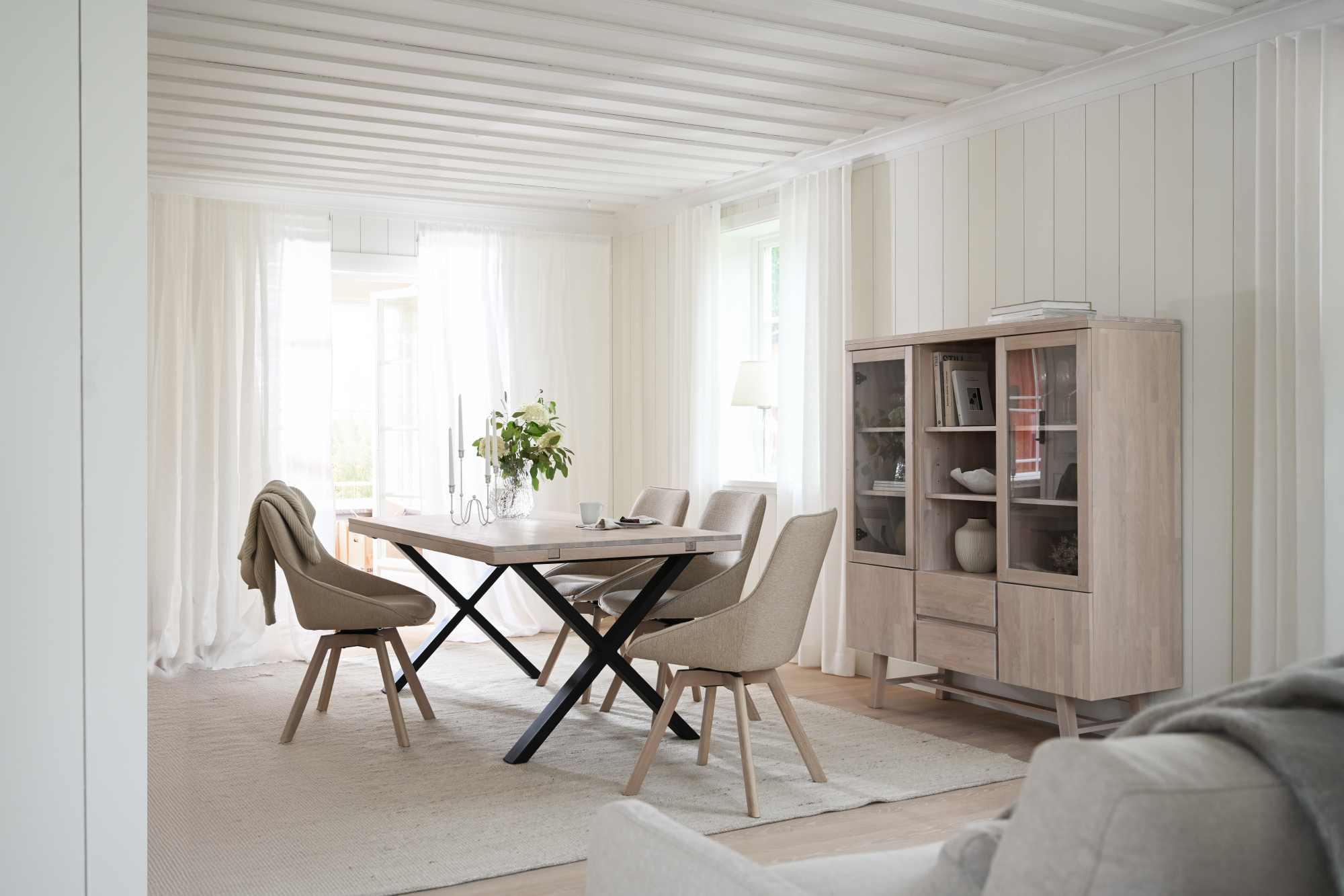 Machen Sie Ihr Zuhause komplett mit Esstisch Brooklyn, X-Gestell, 170cm, Whitewash.