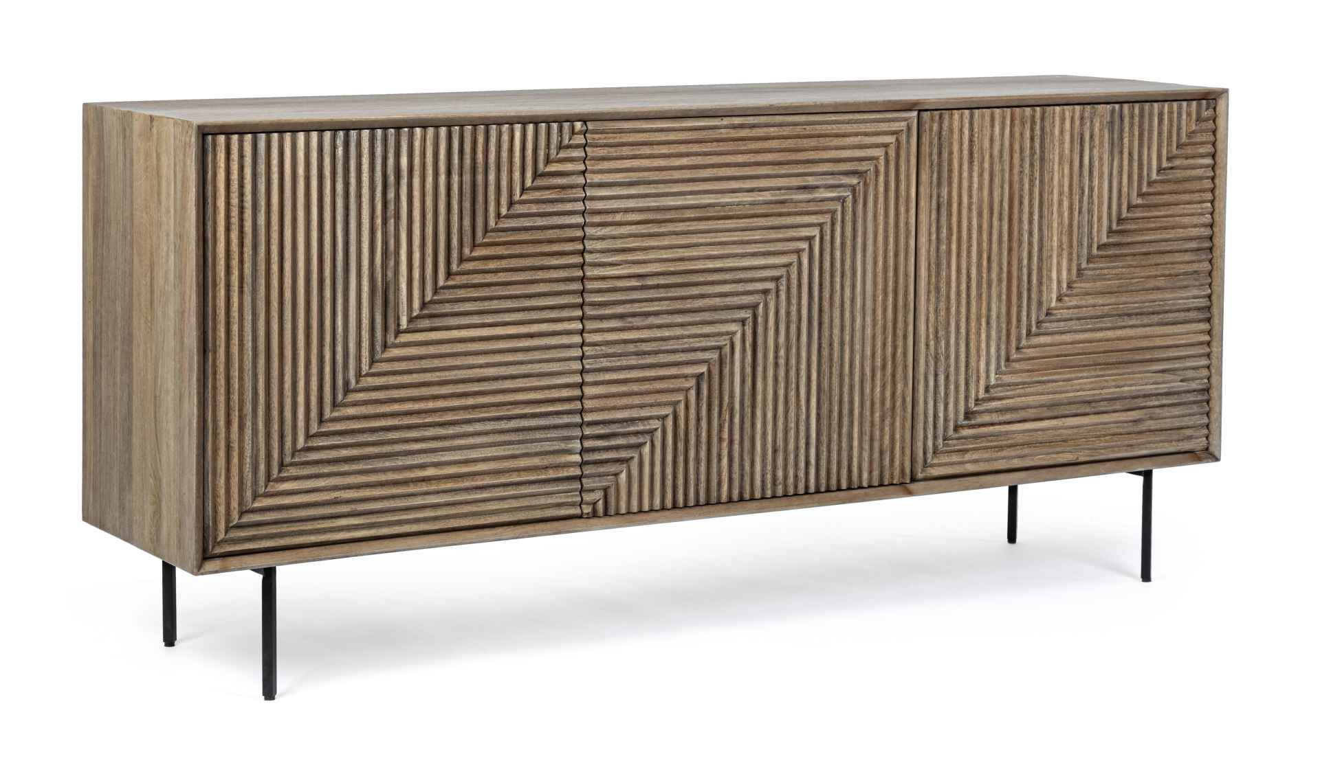 Das Sideboard Darsey überzeugt mit seinem klassischen Design. Gefertigt wurde es aus Mango-Holz, welches einen natürlichen Farbton besitzt. Das Gestell ist aus Metall und hat eine schwarze Farbe. Das Sideboard verfügt über drei Türen. Die Breite beträgt 1