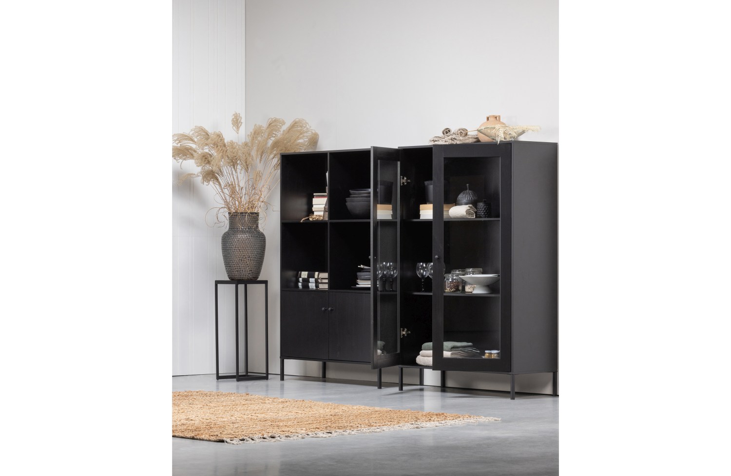 Vitrine Xam aus Kiefernholz, Schwarz