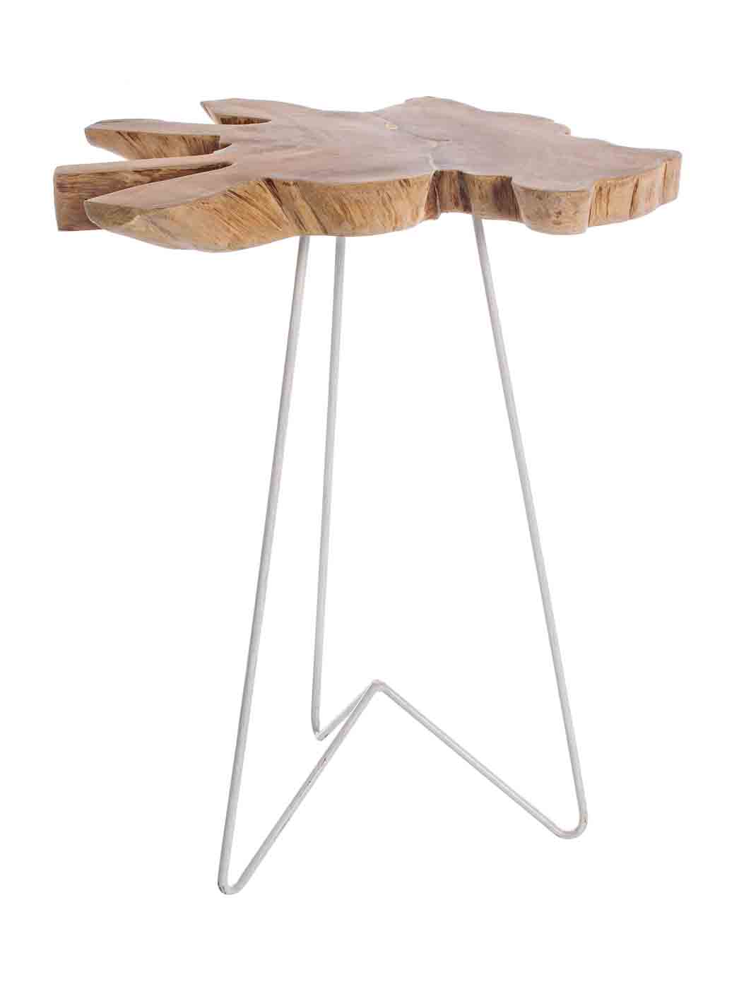 Die Tischplatte des Beistelltisches Savanna wurde aus einer Teakholz-Wurzel gefertigt, dadurch ist jeder Tisch ein Unikat. Das Gestell ist aus Stahl und ist in einem weißen Farbton.