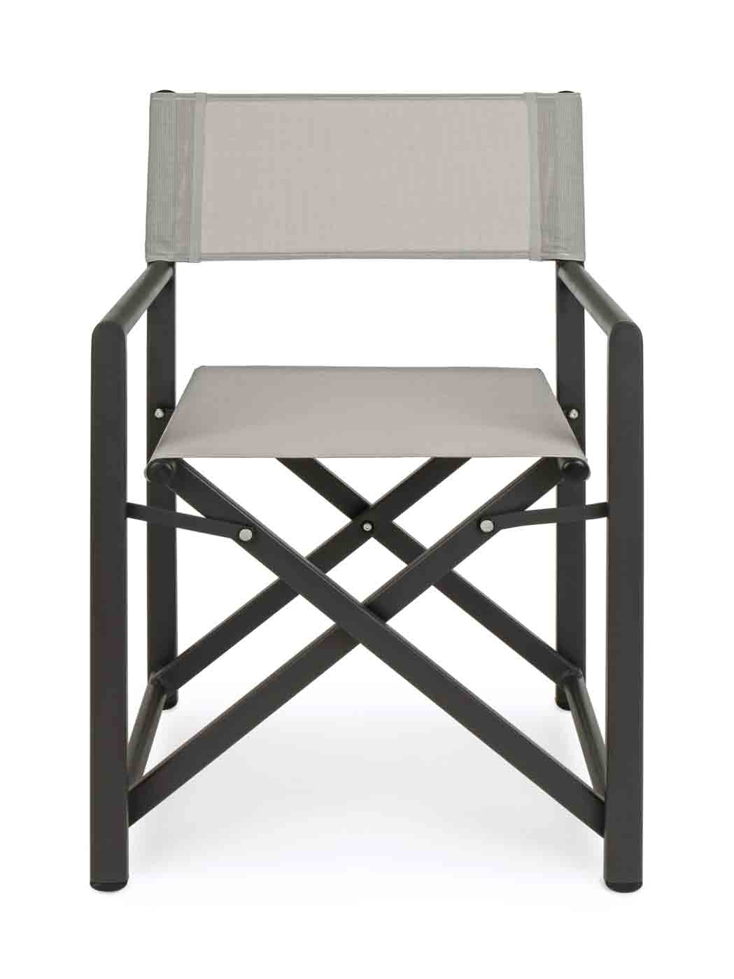Klappbarer Regiestuhl aus Aluminium mit hochwertigem Textilenebezug für hohen Sitzkomfort.