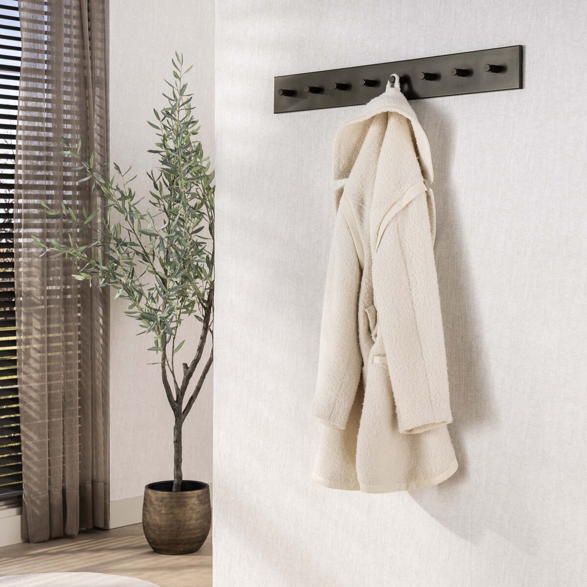 Garderobe Aret aus Metall mit 8 Haken in Bronze-Finish