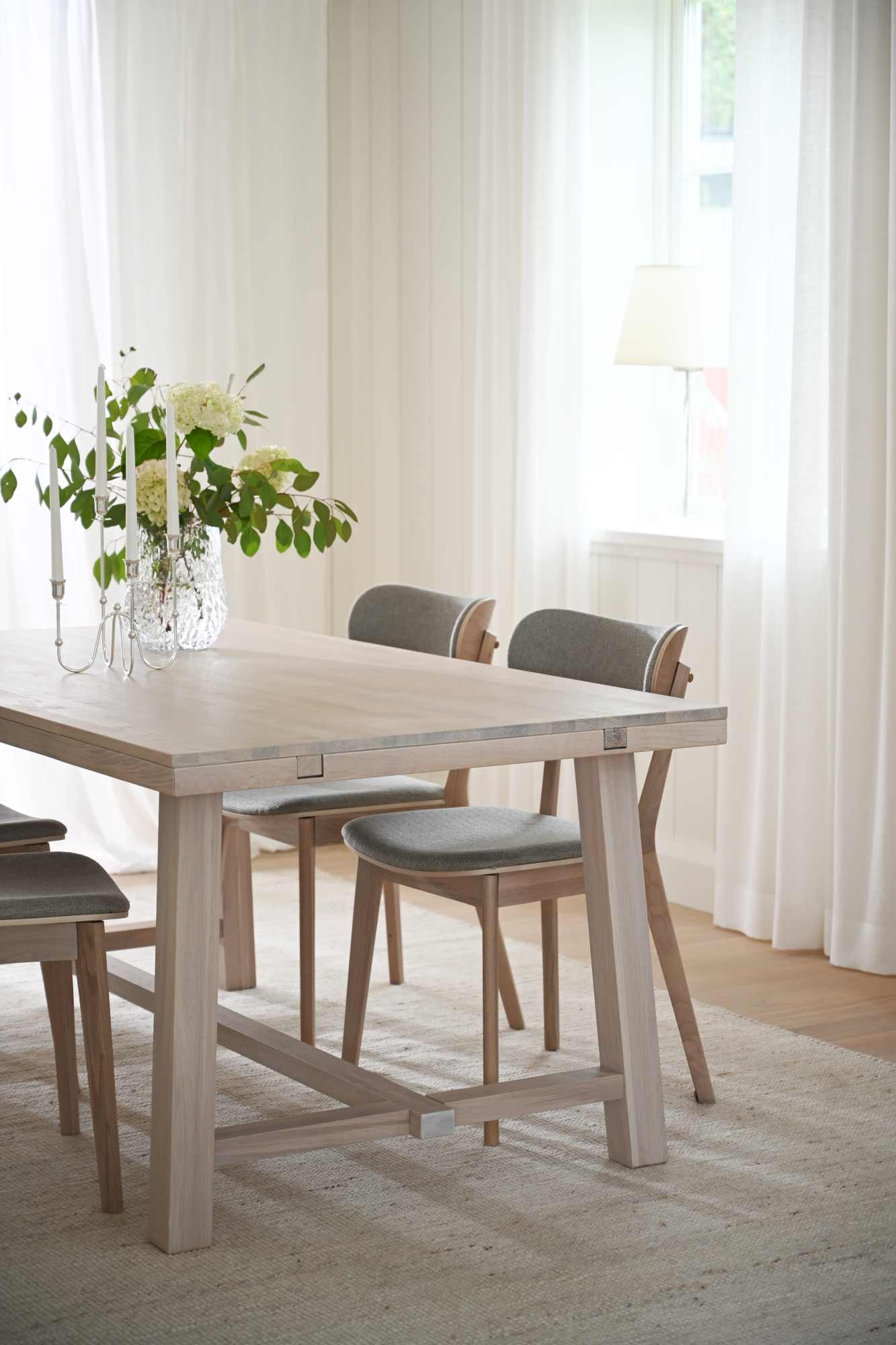 Design trifft Funktion: Esstisch Brooklyn, Classic, 170cm, Whitewash.