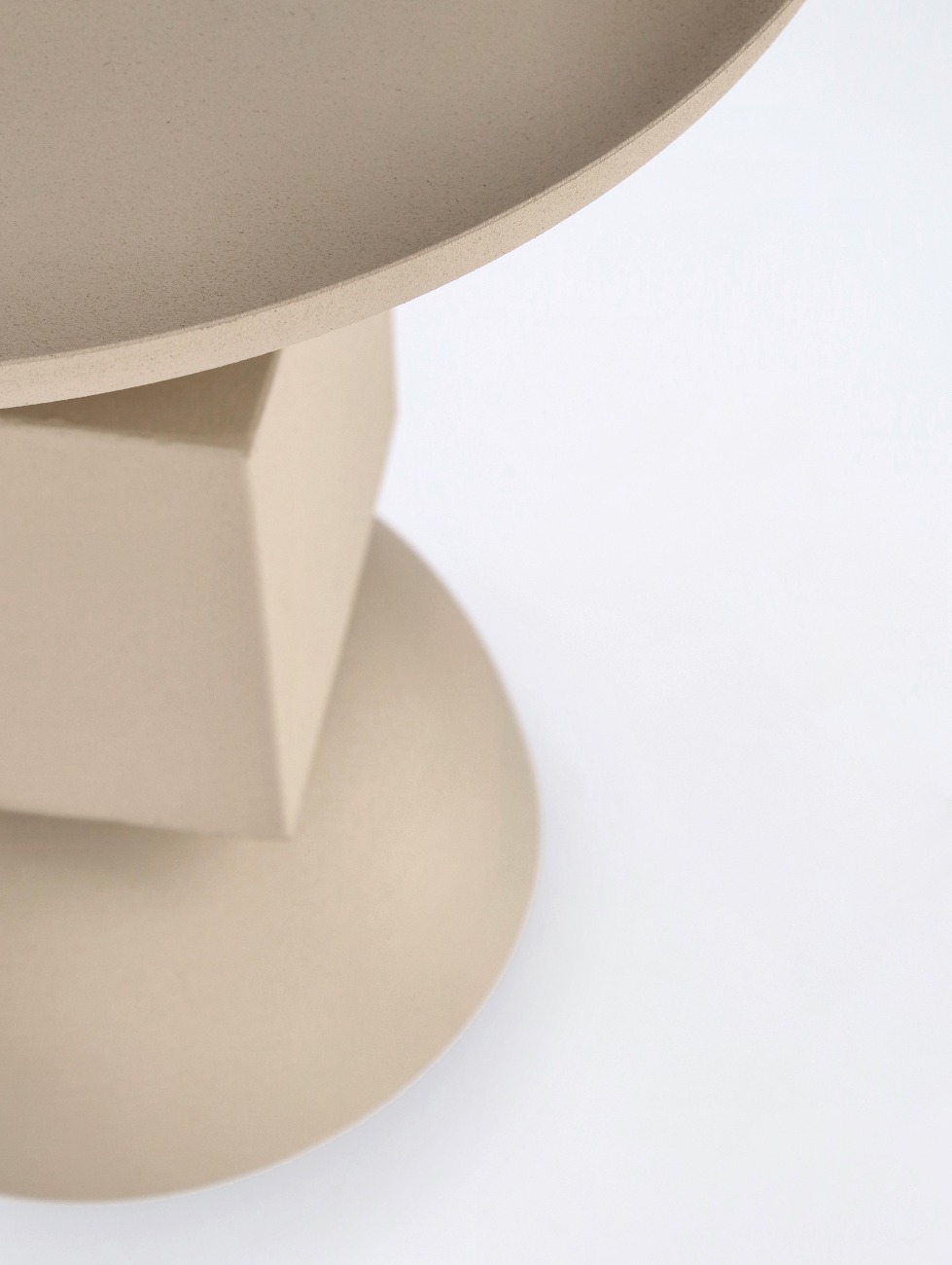 Beistelltisch Alka aus Metall, Beige