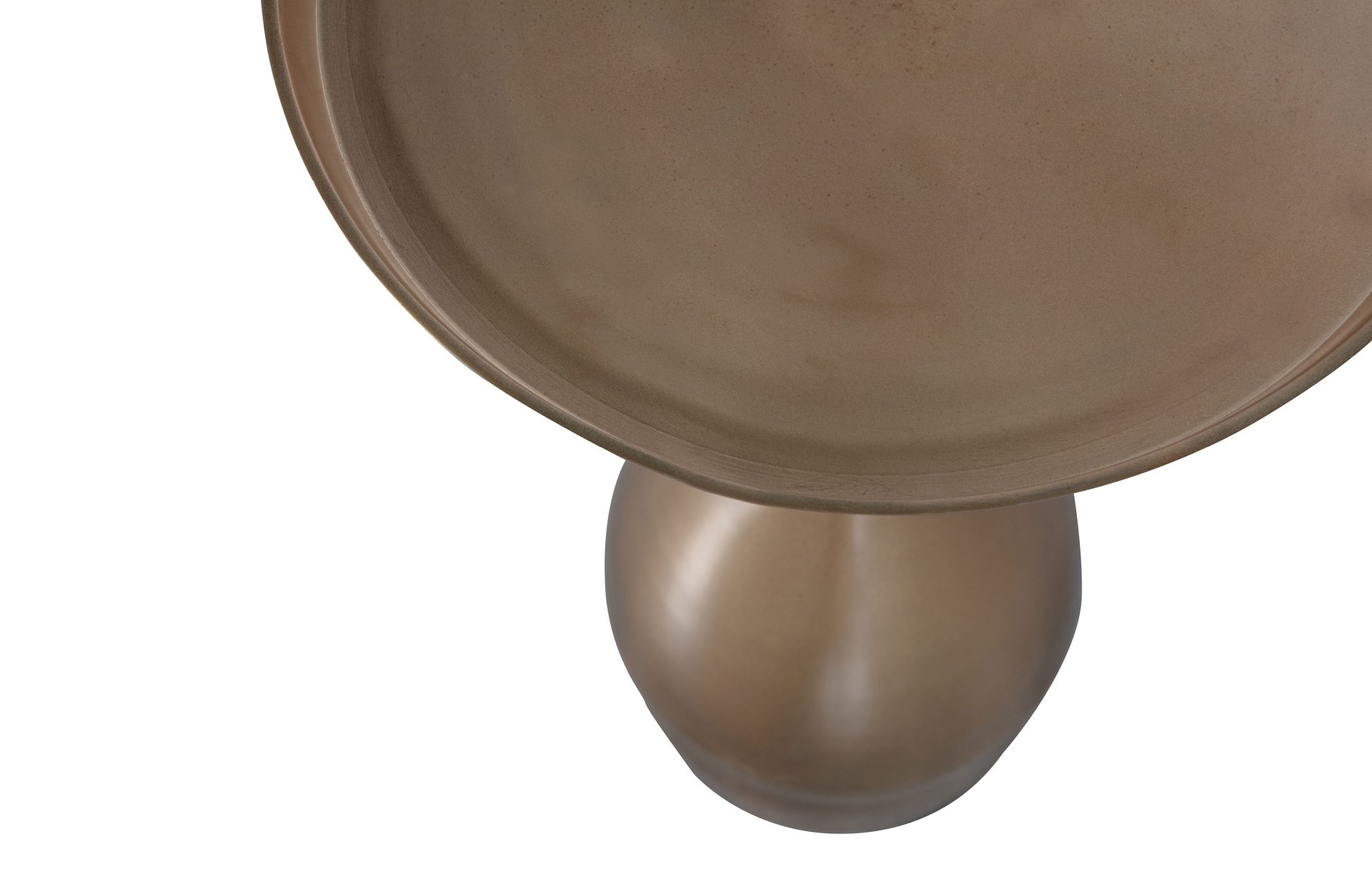Der Beistelltisch Cone überzeugt mit seinem modernem Design. Gefertigt wurde der Tisch aus Metall, welches einen Antique Farbton besitzt.