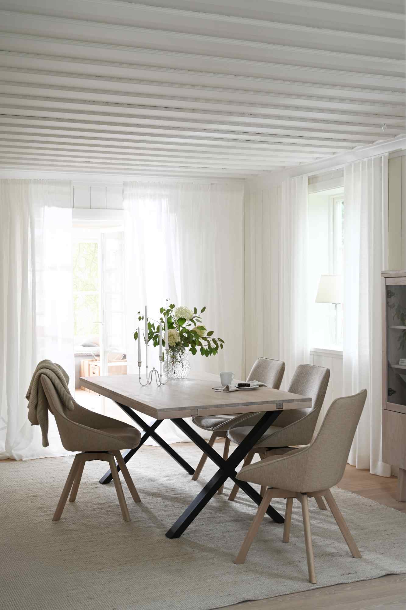 Machen Sie Ihr Zuhause komplett mit Esstisch Brooklyn, X-Gestell, 170cm, Whitewash.