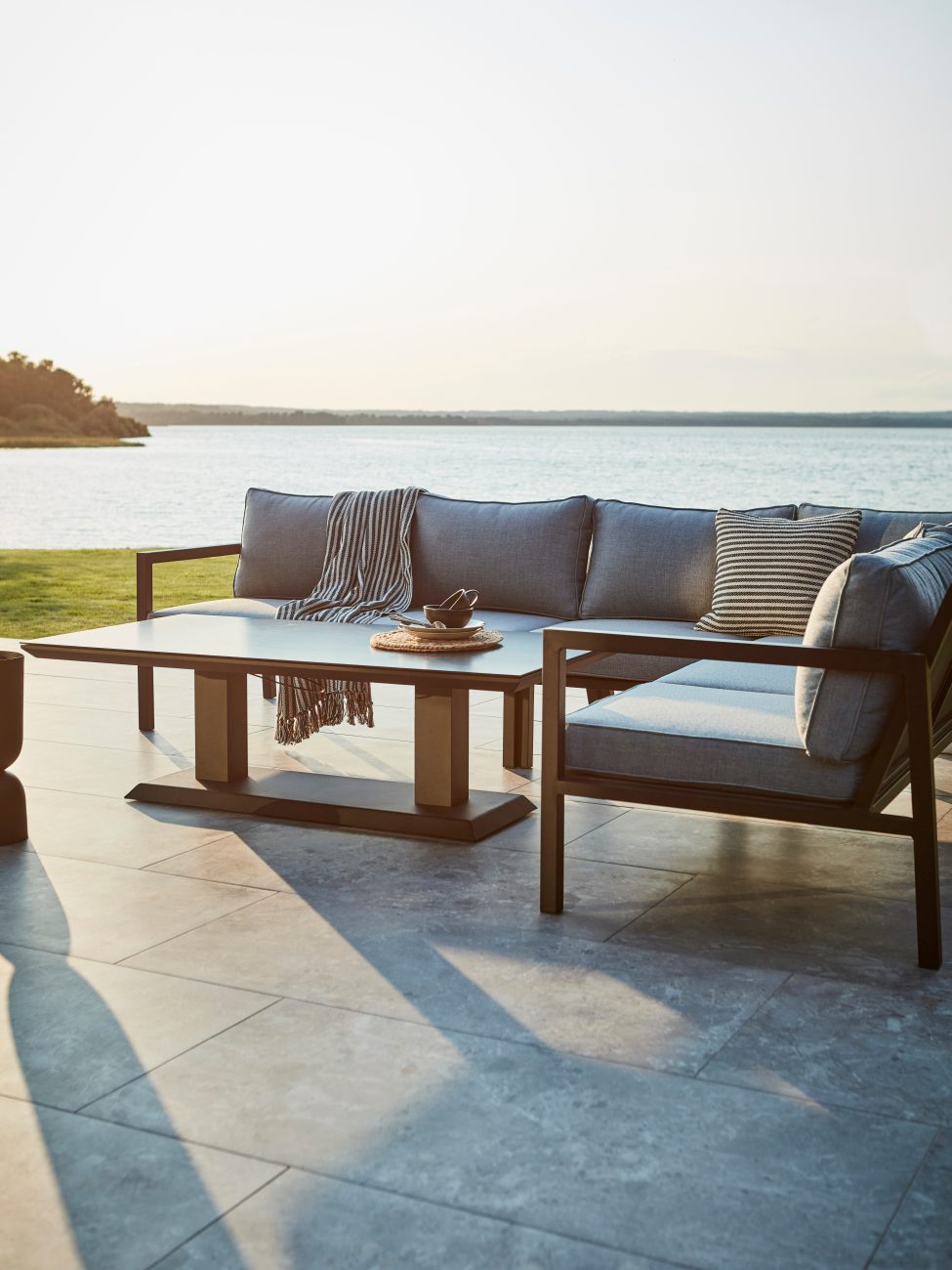 Gartencouchtisch Heis 150x79 cm, Schwarz