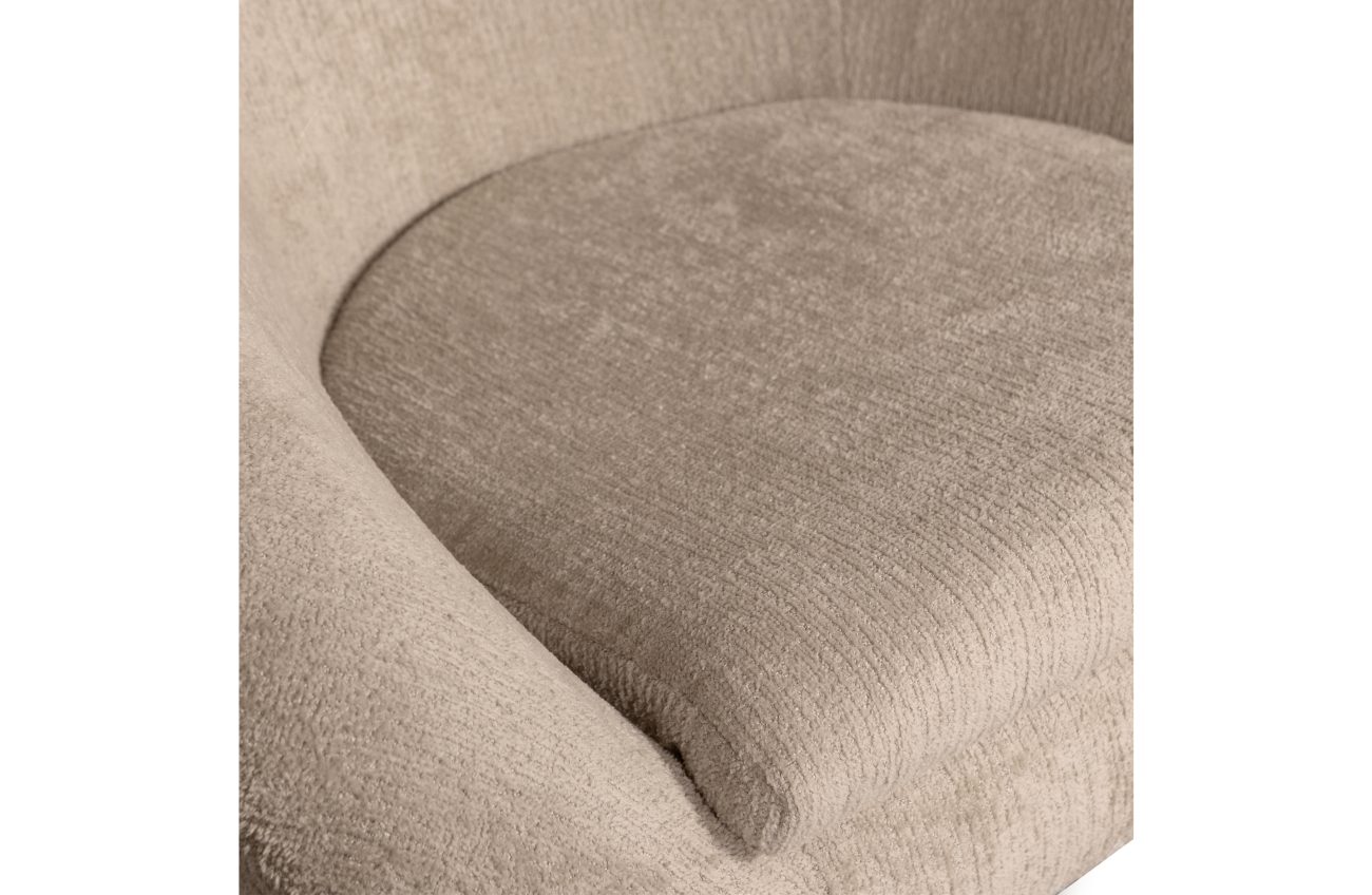 Der Sessel Desert überzeugt mit seinem modernen Stil. Gefertigt wurde er aus Stoff, welcher einen Sand Farbton besitzt. Das Gestell ist aus Metall und hat eine schwarze Farbe. Der Sessel besitzt eine Sitzhöhe von 43 cm und ist drehbar.