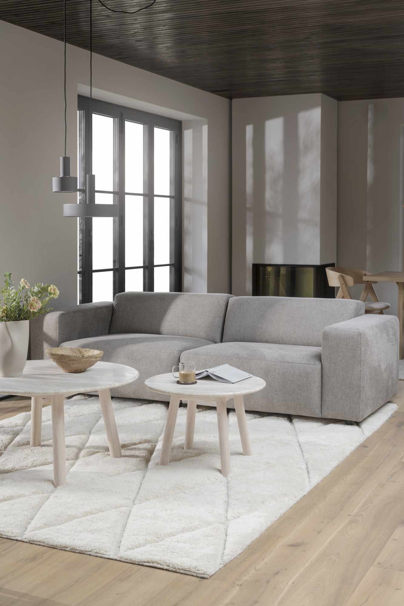 Komfortabel & schön – Couchtisch Taransay, 90x90x45cm, Beige / Weiß pigmentiert.