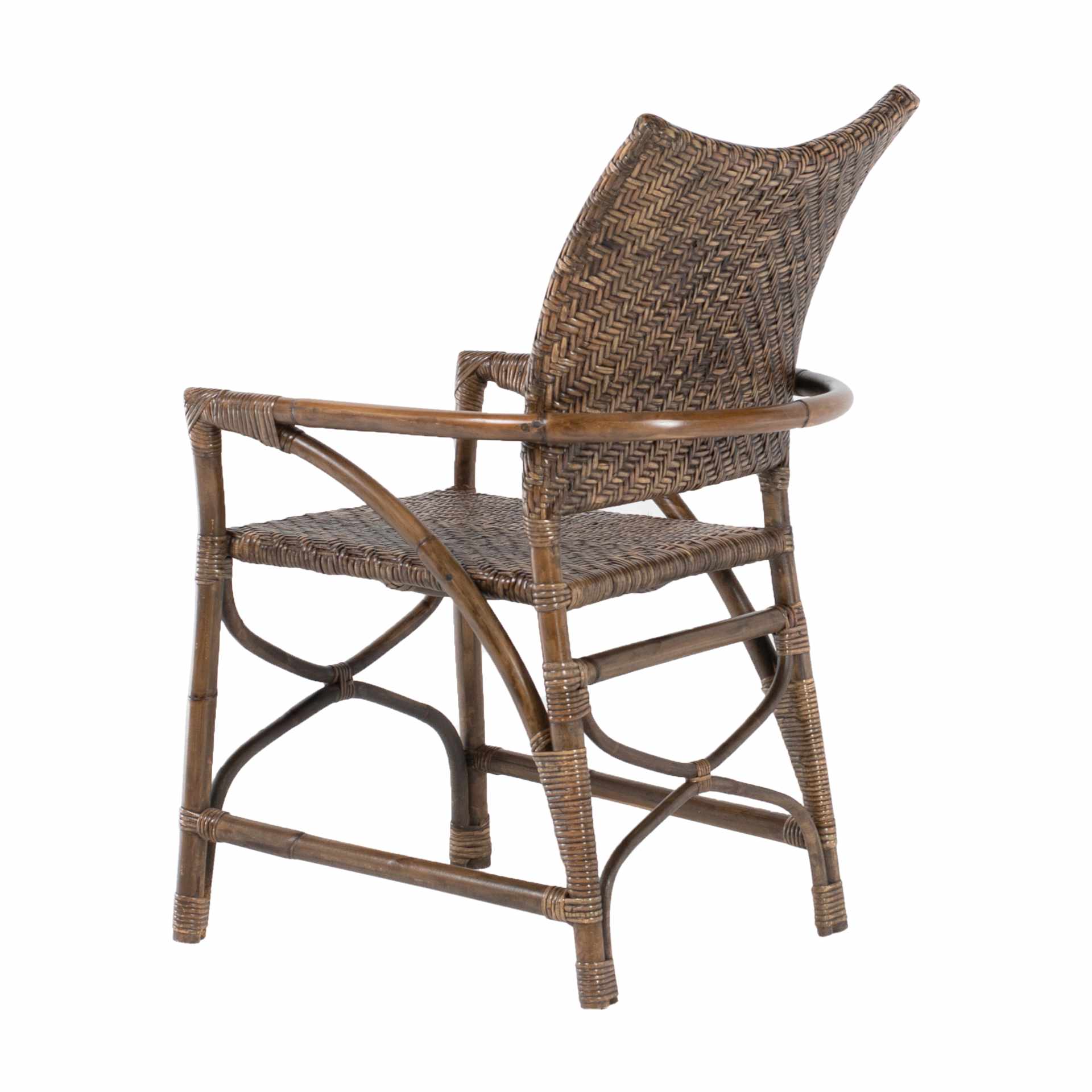Der Armlehnstuhl Countess überzeugt mit seinem Landhaus Stil. Gefertigt wurde er aus Rattan, welches einen braunen Farbton besitzt. Der Stuhl verfügt über eine Armlehne und ist im 2er-Set erhältlich. Die Sitzhöhe beträgt beträgt 43 cm.