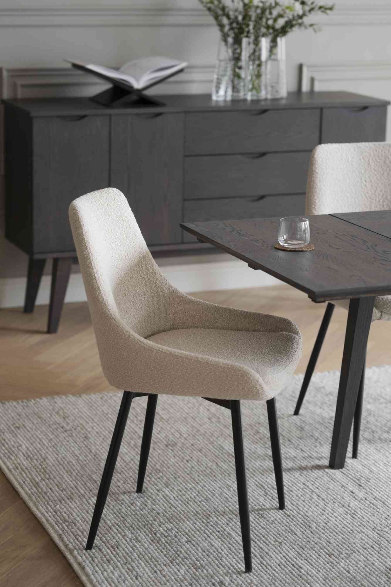 Edles Möbelstück: Stuhl Sierra 2er Set Boucle Beige für stilvolle Einrichtung.