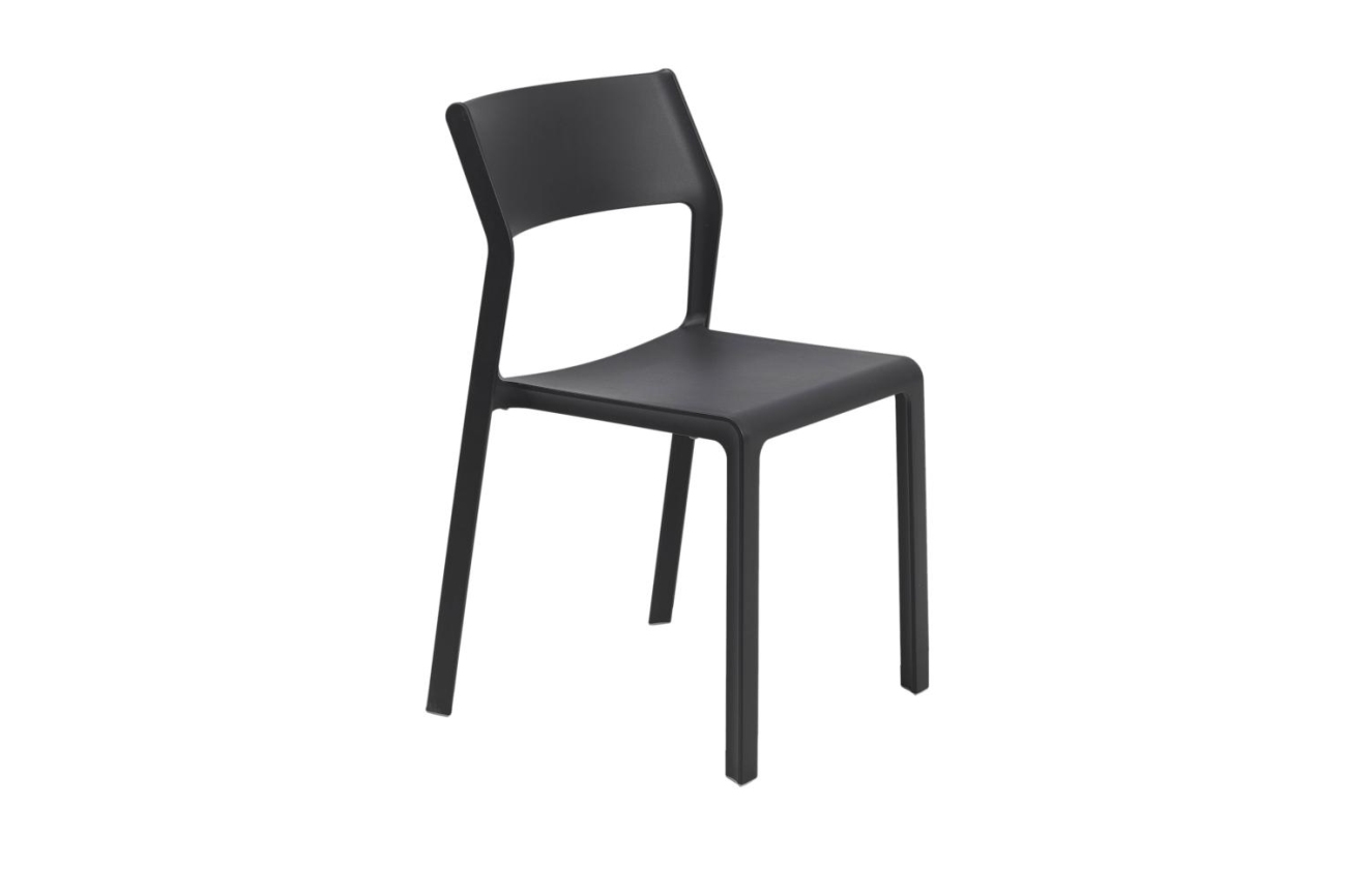 Der Gartenstuhl Trill überzeugt mit seinem modernen Design. Gefertigt wurde er aus Kunststoff, welches einen Anthrazit Farbton besitzt. Das Gestell ist auch aus Kunststoff und hat eine Anthrazit Farbe. Die Sitzhöhe des Stuhls beträgt 47 cm.