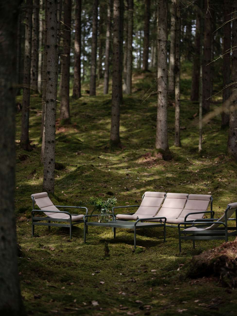 Gartencouchtisch Sling aus Aluminium, Nordic Green