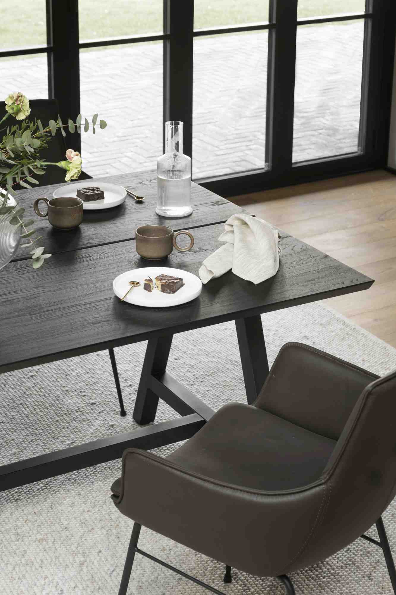 Esstisch Carradale A-Gestell Plus, Eiche Schwarz, 170x100cm passt perfekt in stilvolle Wohnräume.