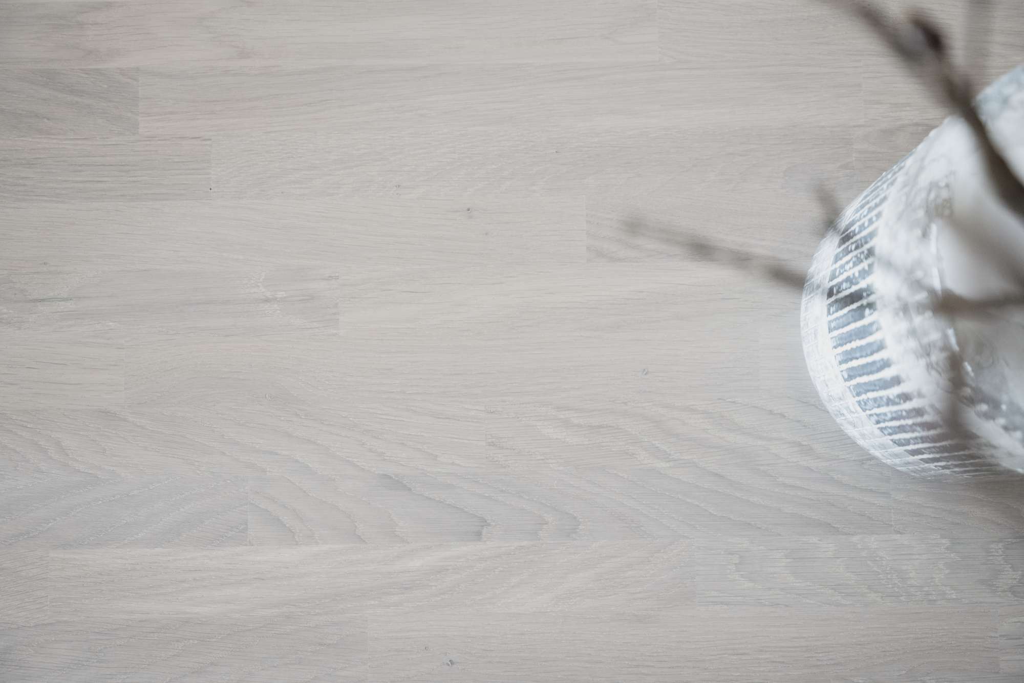 Komfortabel & schön – Esstisch Brooklyn, X-Gestell, 220cm, Whitewash.