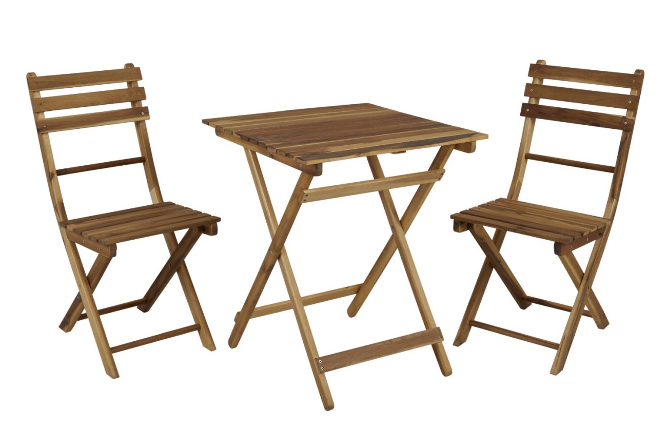 Das Garten-Set Bruton überzeugt mit seinem modernen Design. Gefertigt wurde er aus Akazienholz, welches einen natürlichen Farbton besitzt. Das Gestell ist auch aus Akazienholz. Das Set wird mit zwei Stühlen und einem Tisch geliefert.