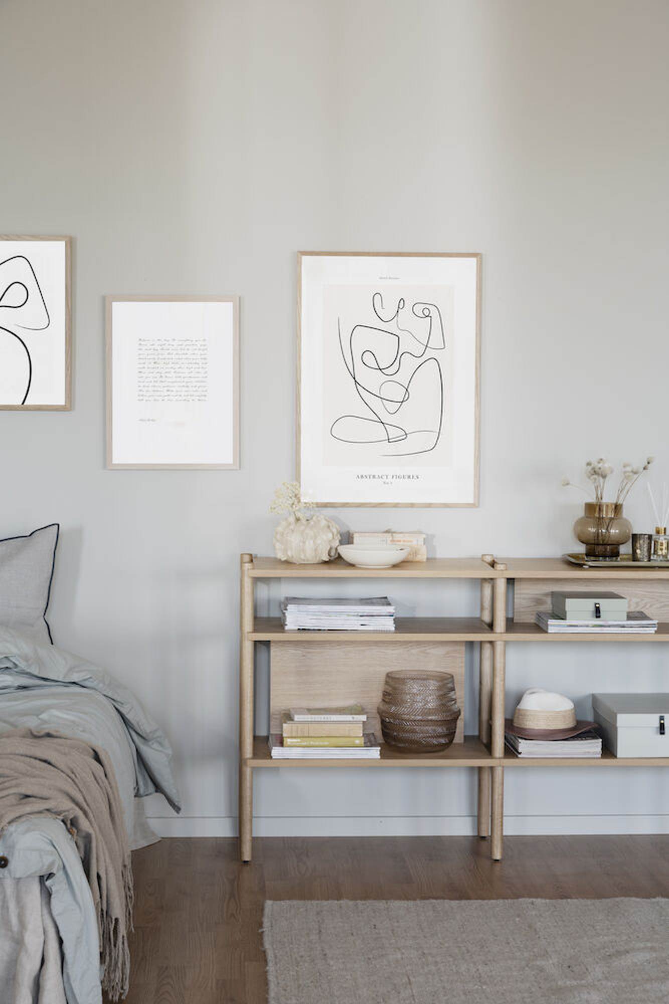 Edles Möbelstück: Konsole Holton 140x36x81cm, Eiche für stilvolle Einrichtung.