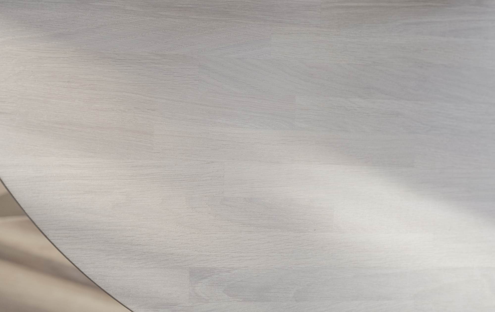 Esstisch Filippa Rund mit Auszug, 120/165cm, Eiche Weiß pigmentiert – modernes Design trifft Komfort.