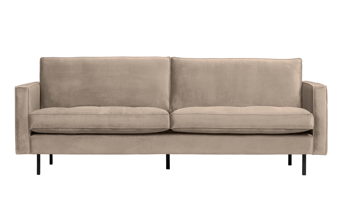Das Sofa Rodeo Classic überzeugt mit seinem modernen Design. Gefertigt wurde es aus Samt, welcher einen Kaki Farbton besitzt. Das Gestell ist aus Metall und hat eine schwarze Farbe. Der Sessel besitzt eine Sitzhöhe von 47.