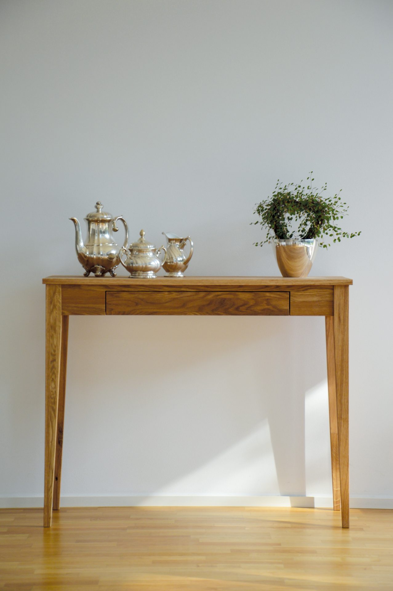 Konsole Bonny aus Eichenholz Konsole Bonny aus Eichenholz