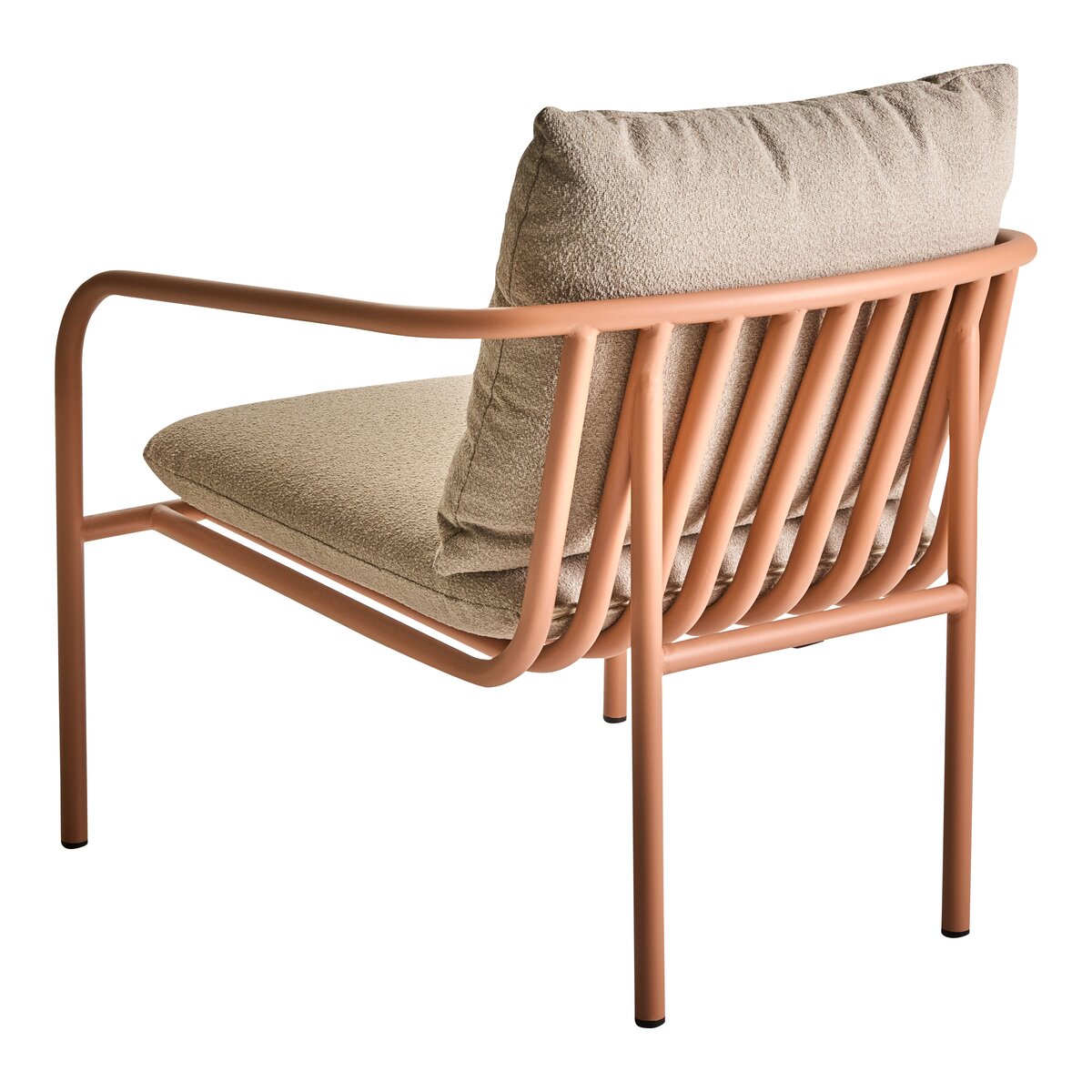 Gartensessel Bendt mit Kissen aus Aluminium und Teddy-Olefin, skandinavischer Stil, Peach Beige, Outdoor geeignet