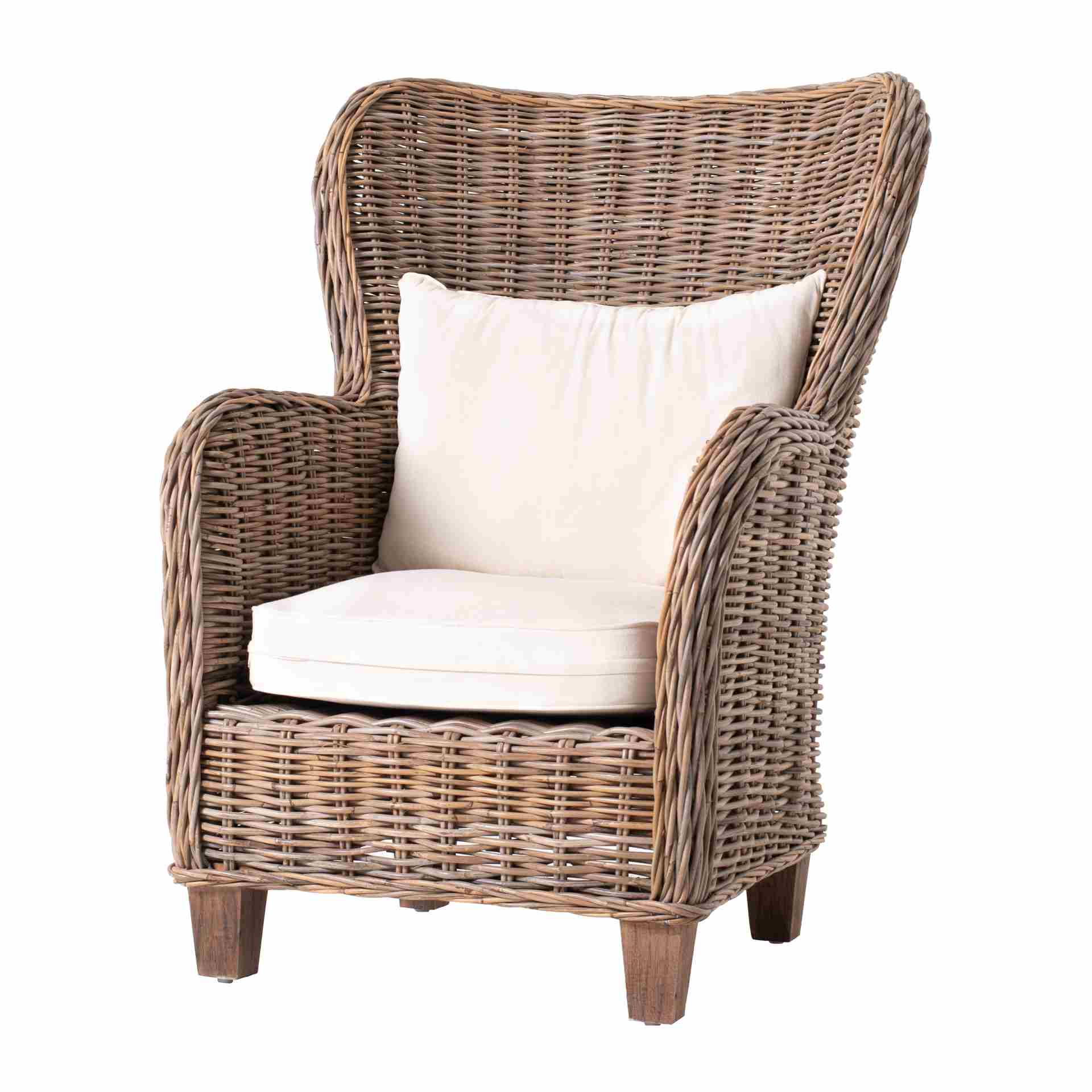 Der Armlehnstuhl King überzeugt mit seinem Landhaus Stil. Gefertigt wurde er aus Kabu Rattan, welches einen natürlichen Farbton besitzt. Der Stuhl verfügt über eine Armlehne. Die Sitzhöhe beträgt beträgt 35 cm.