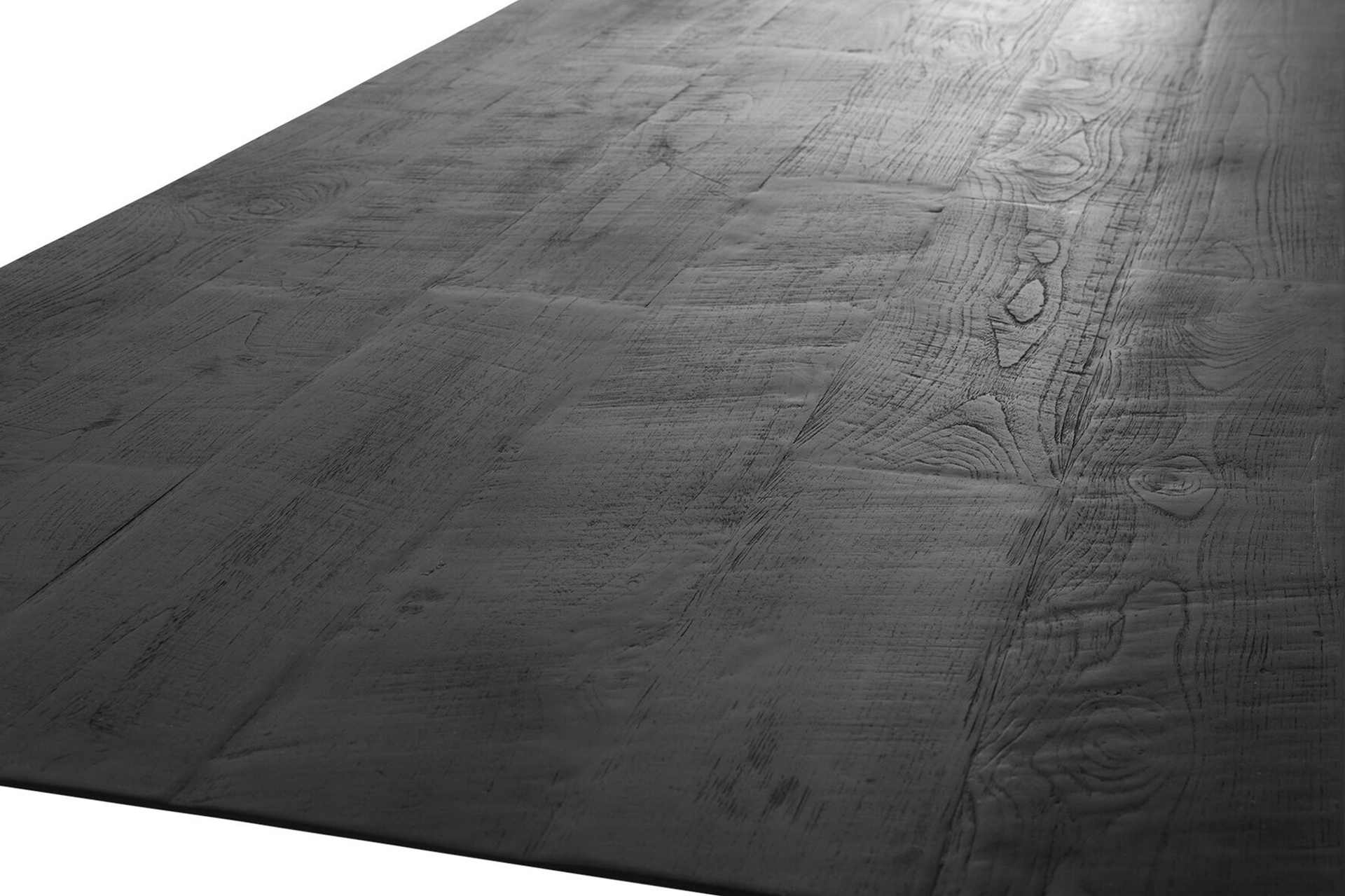 Der Esstisch Shapes überzeugt mit seinem modernem aber auch massivem Design. Gefertigt wurde der Tisch aus recyceltem Teakholz, welches einen schwarzen Farbton besitzt. Das Gestell ist aus Metall und ist Schwarz. Der Tisch hat eine Länge von 225 cm.