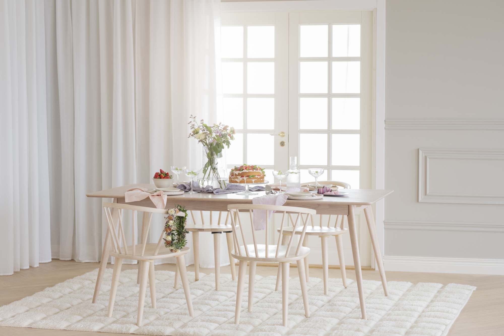 Esstisch Yumi Rechteckig 190x90cm, MDF Eiche weiß pigmentiert – modernes Design trifft Komfort.