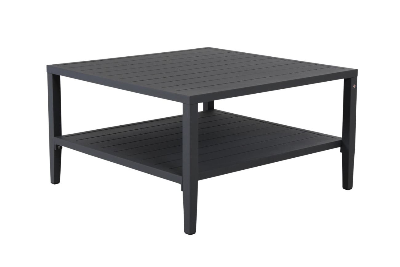 Der Gartencouchtisch Chelles überzeugt mit seinem modernen Design. Gefertigt wurde die Tischplatte aus Metall und besitzt einen schwarzen Farbton. Das Gestell ist auch aus Metall und hat eine schwarze Farbe. Der Tisch besitzt eine Länger von 90 cm.
