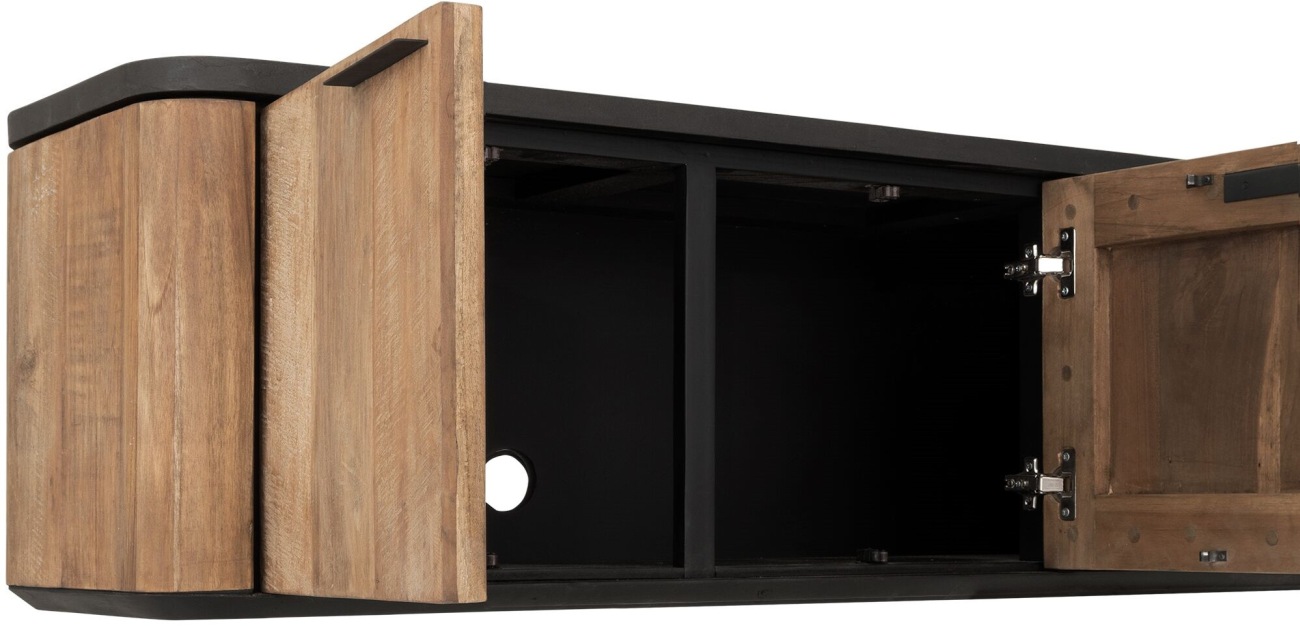 Das TV Board Soho überzeugt mit seinem modernen Design. Gefertigt wurde es aus recyceltem Teakholz, welches einen natürlichen Farbton besitzt. Das Gestell ist aus Metall und hat eine schwarze Farbe. Das TV Board besitzt eine Breite von 230 cm.