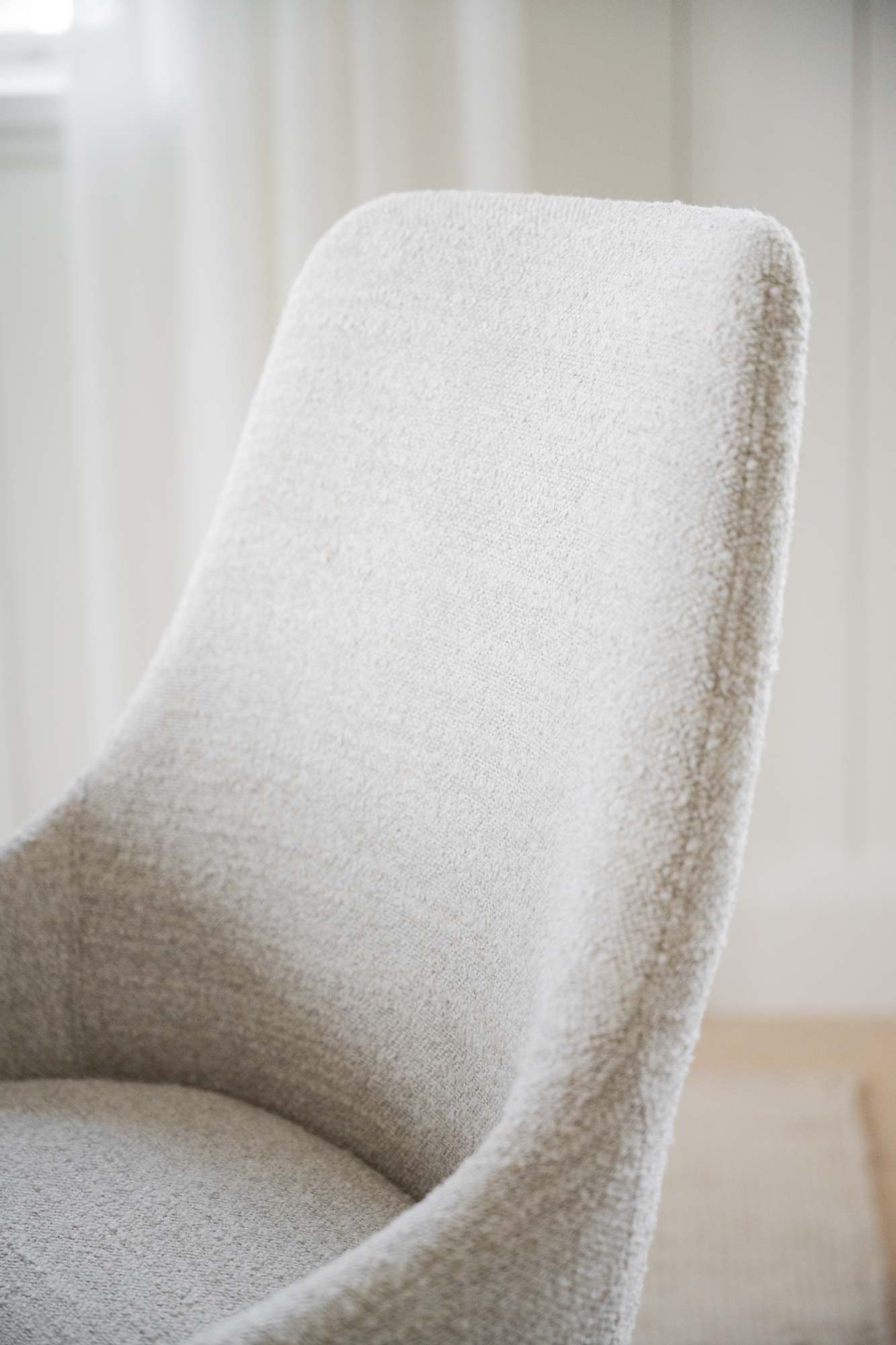 Stuhl Sierra Stoff 2er Set, Hellbeige passt perfekt in stilvolle Wohnräume.