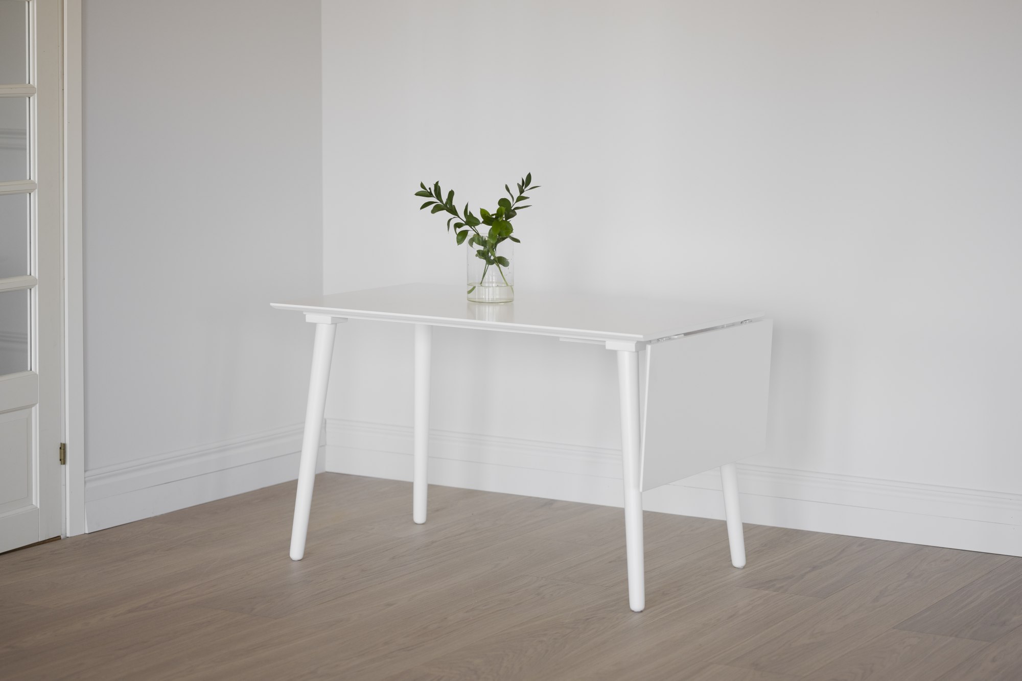Klapptisch Lotta  120/160x80cm, MDF Weiß – modernes Design trifft Komfort.