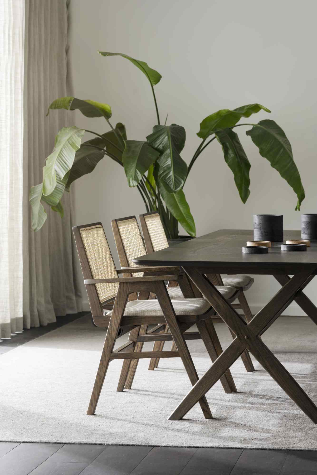 Edles Möbelstück: Stuhl Prestwick 2er Set mit Armlehnen, Braun für stilvolle Einrichtung.