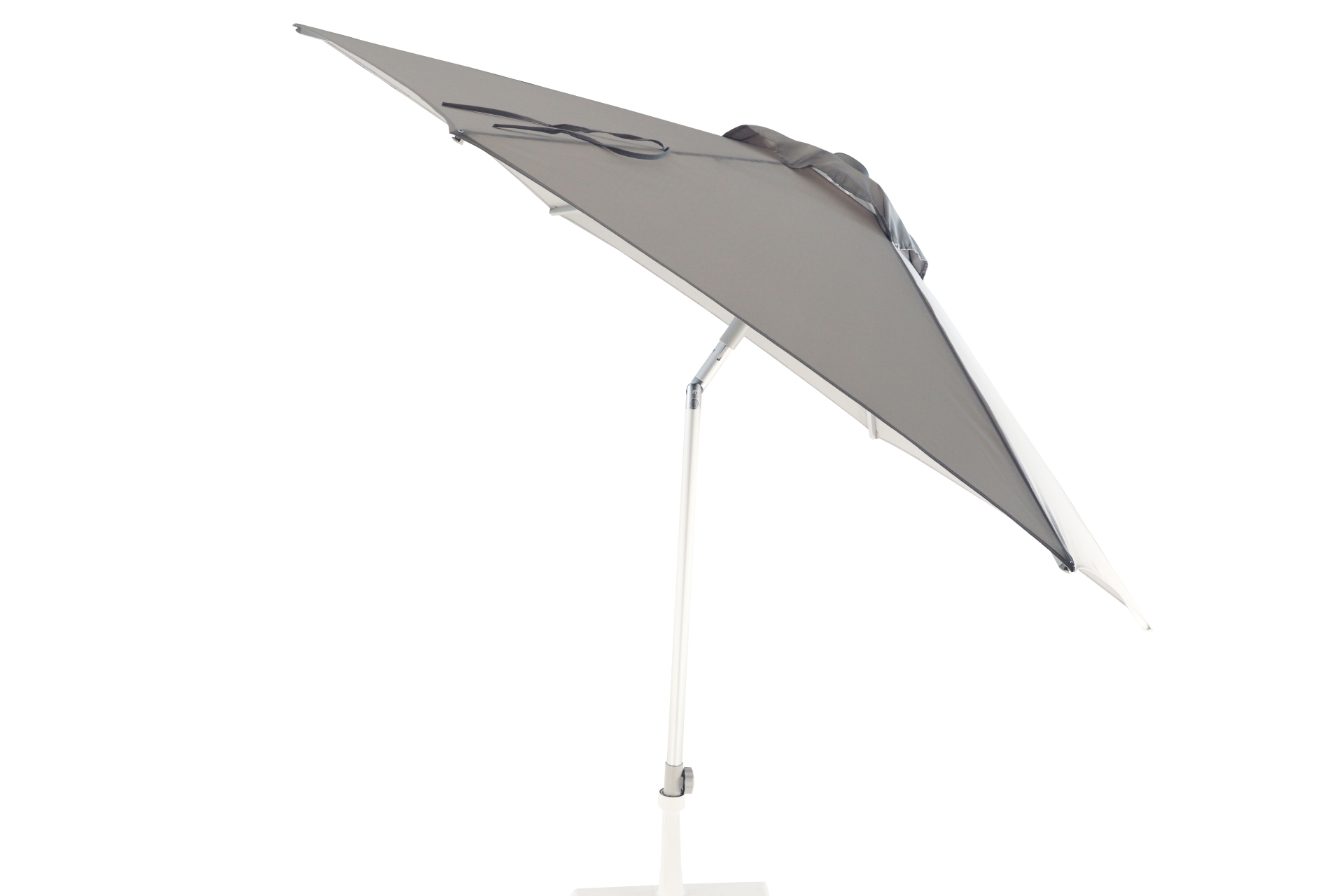 Der Sonnenschirm Elba überzeugt mit seinem modernen Design. Die Form des Schirms ist Rund und hat eine Größe von 250 cm. Designet wurde er von der Marke Jan Kurtz und hat die Farbe Hellgrau.