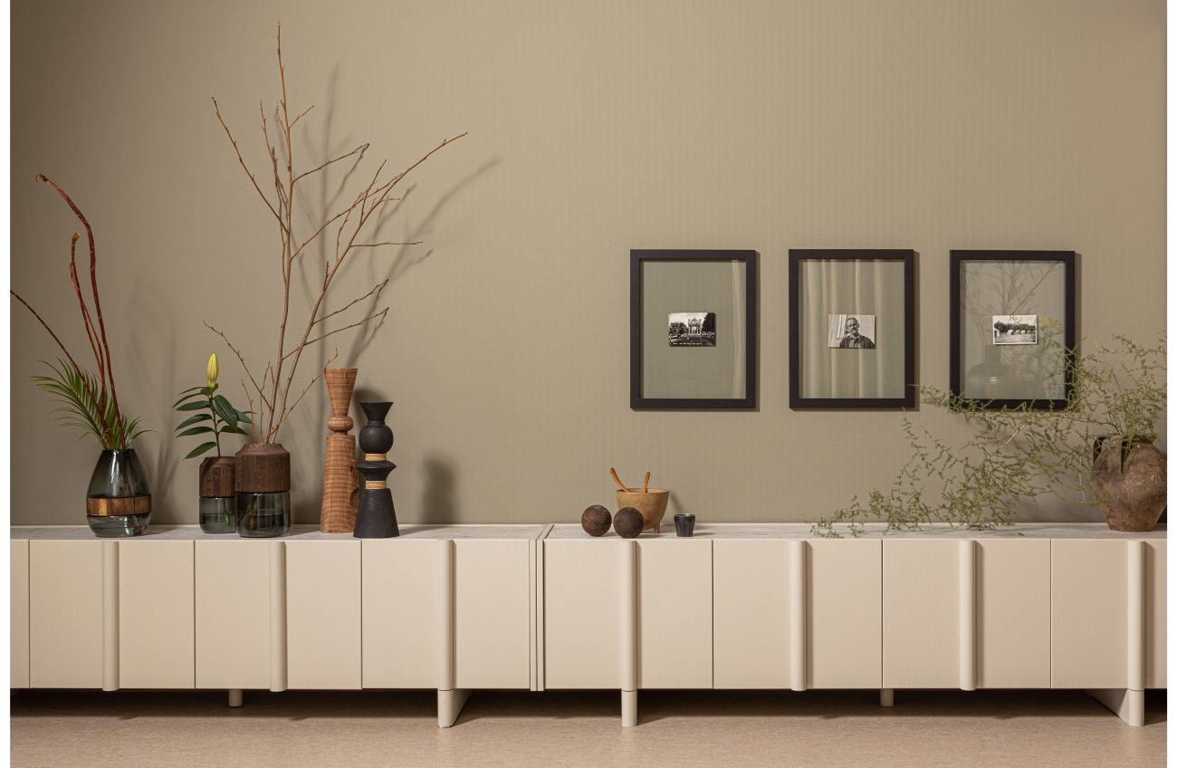 TV-Board Basu aus Kiefernholz, Natur