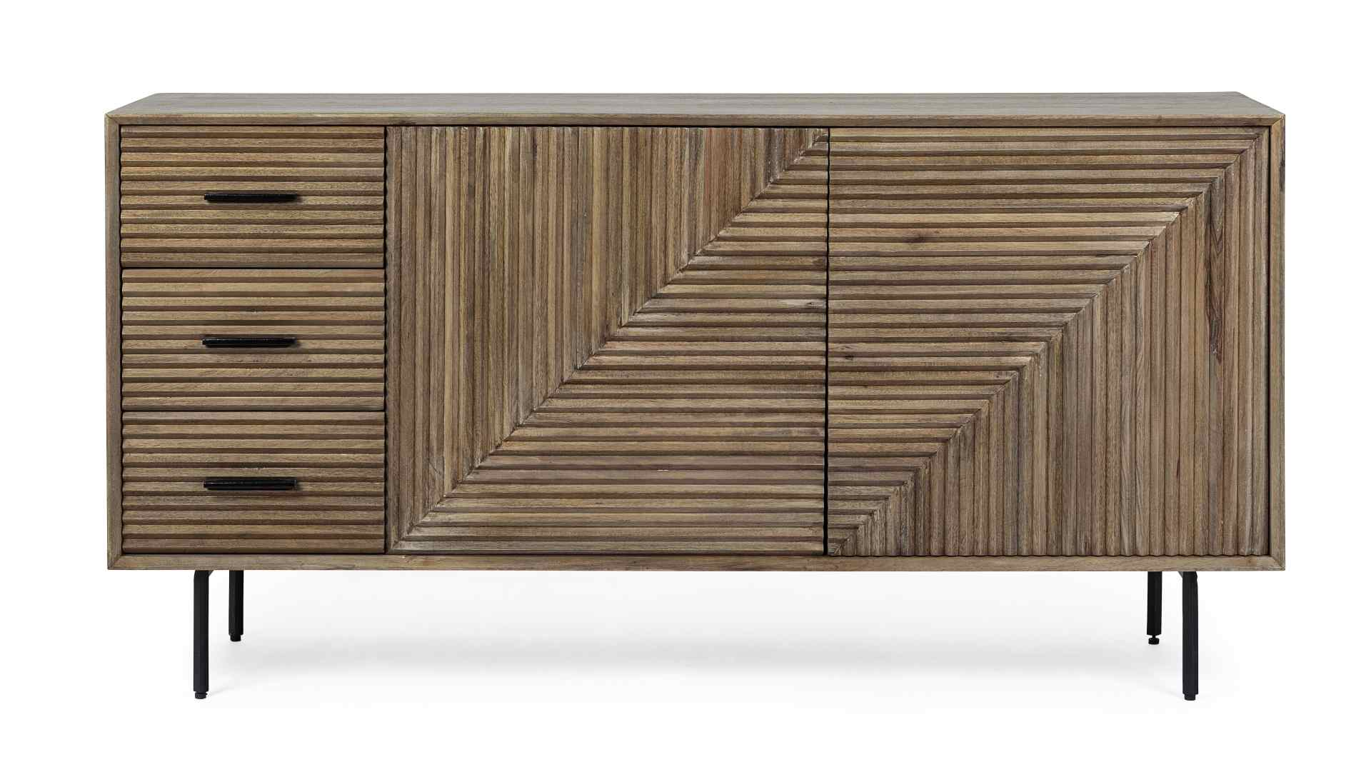 Das Sideboard Darsey überzeugt mit seinem klassischen Design. Gefertigt wurde es aus Mango-Holz, welches einen natürlichen Farbton besitzt. Das Gestell ist aus Metall und hat eine schwarze Farbe. Das Sideboard verfügt über zwei Türen und drei Schubladen. 