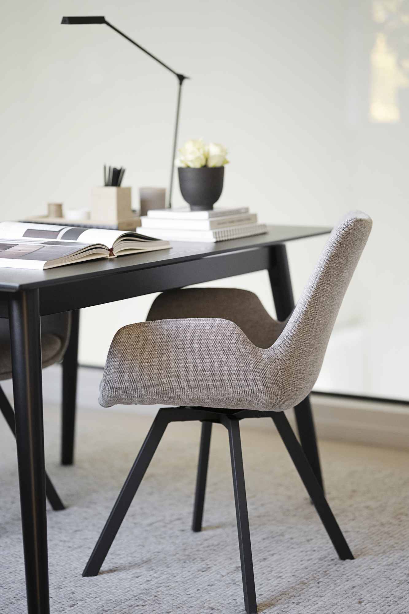 Stuhl Norwell 2er Set mit Drehfunktion, Beige – überzeugt mit zeitlosem Stil.